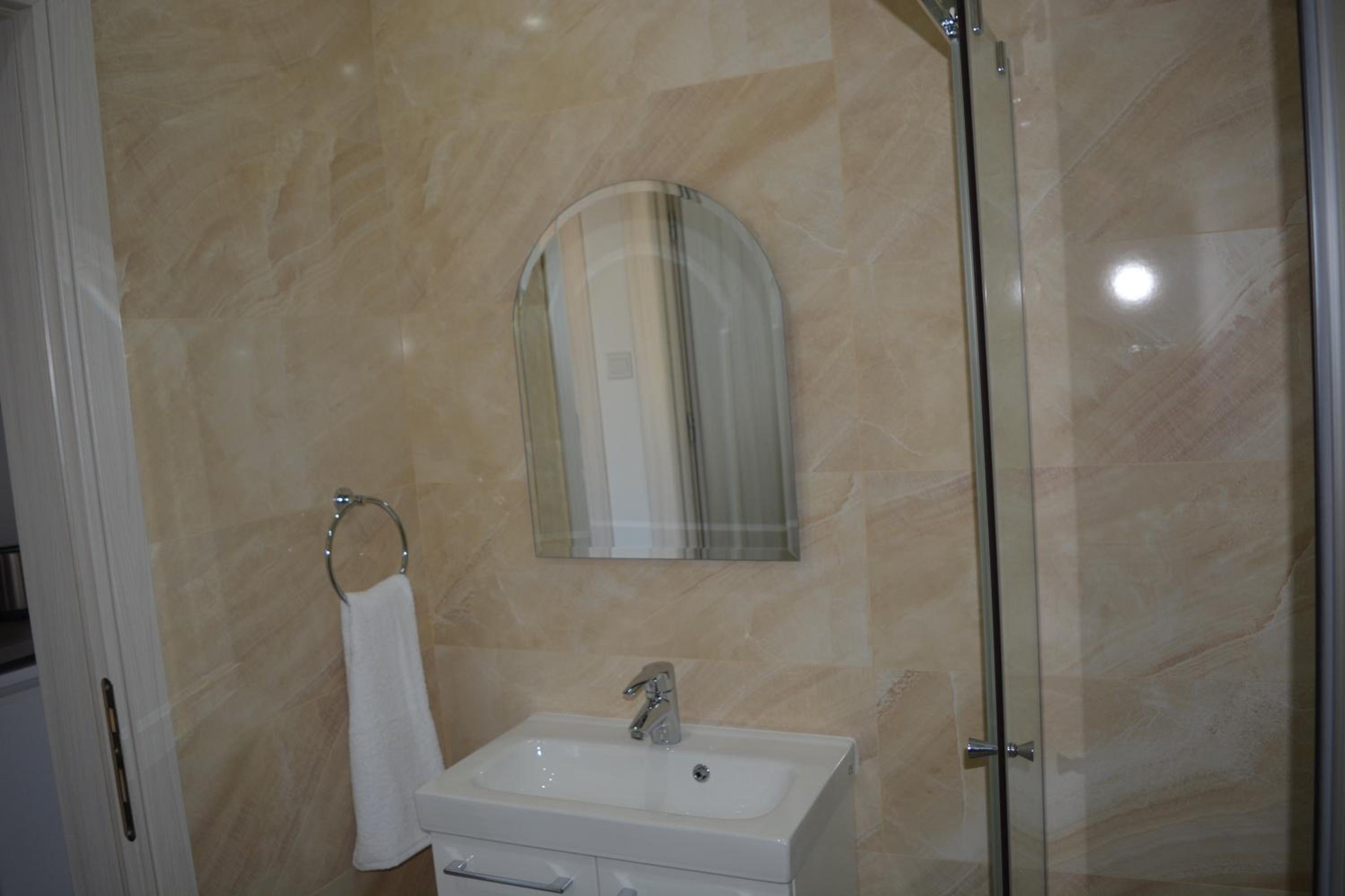 P.L Hermes Studios & Apartments
