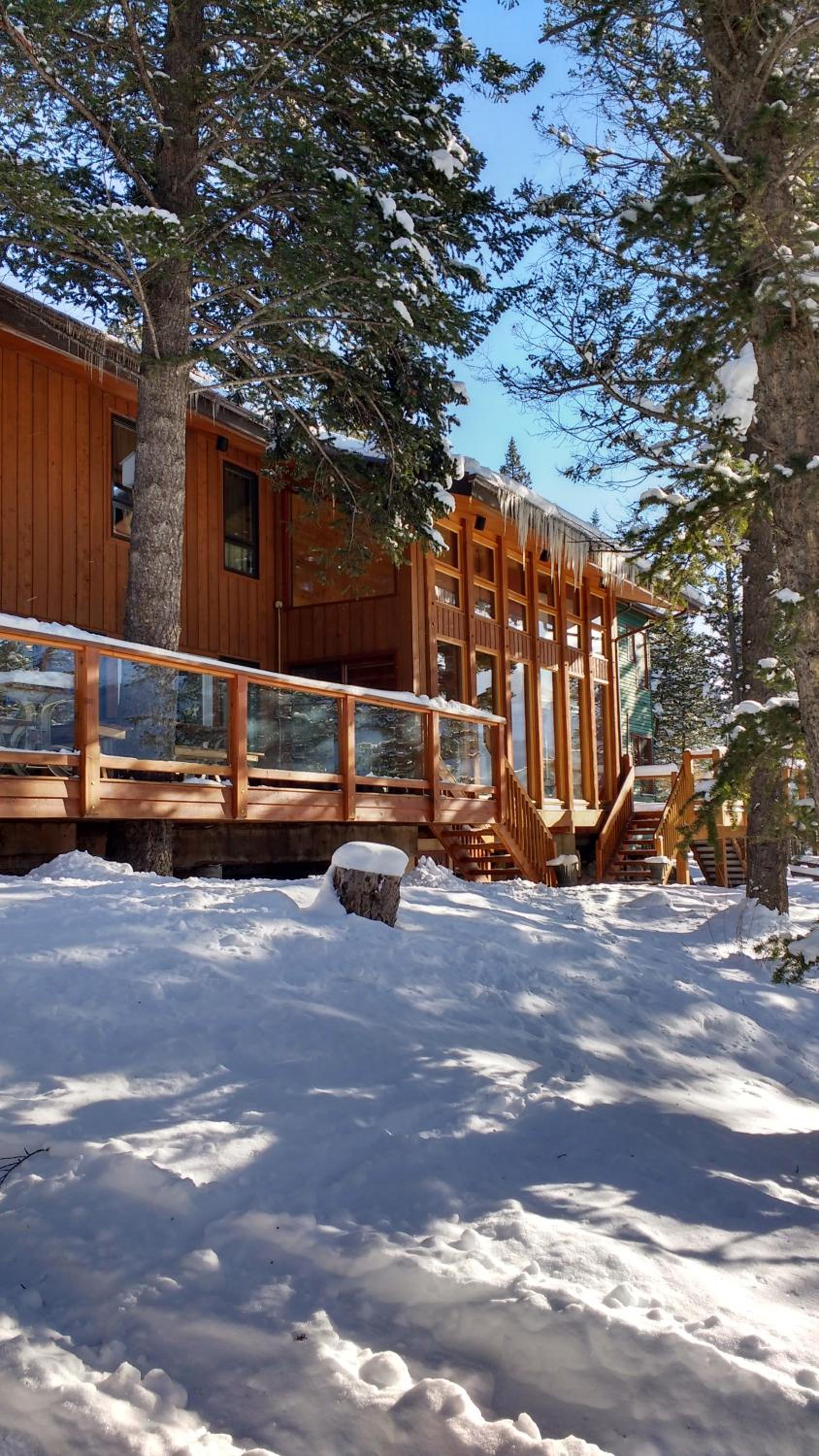 Canmore Alpine Hostel - Alpine Club of Canada - Image 1