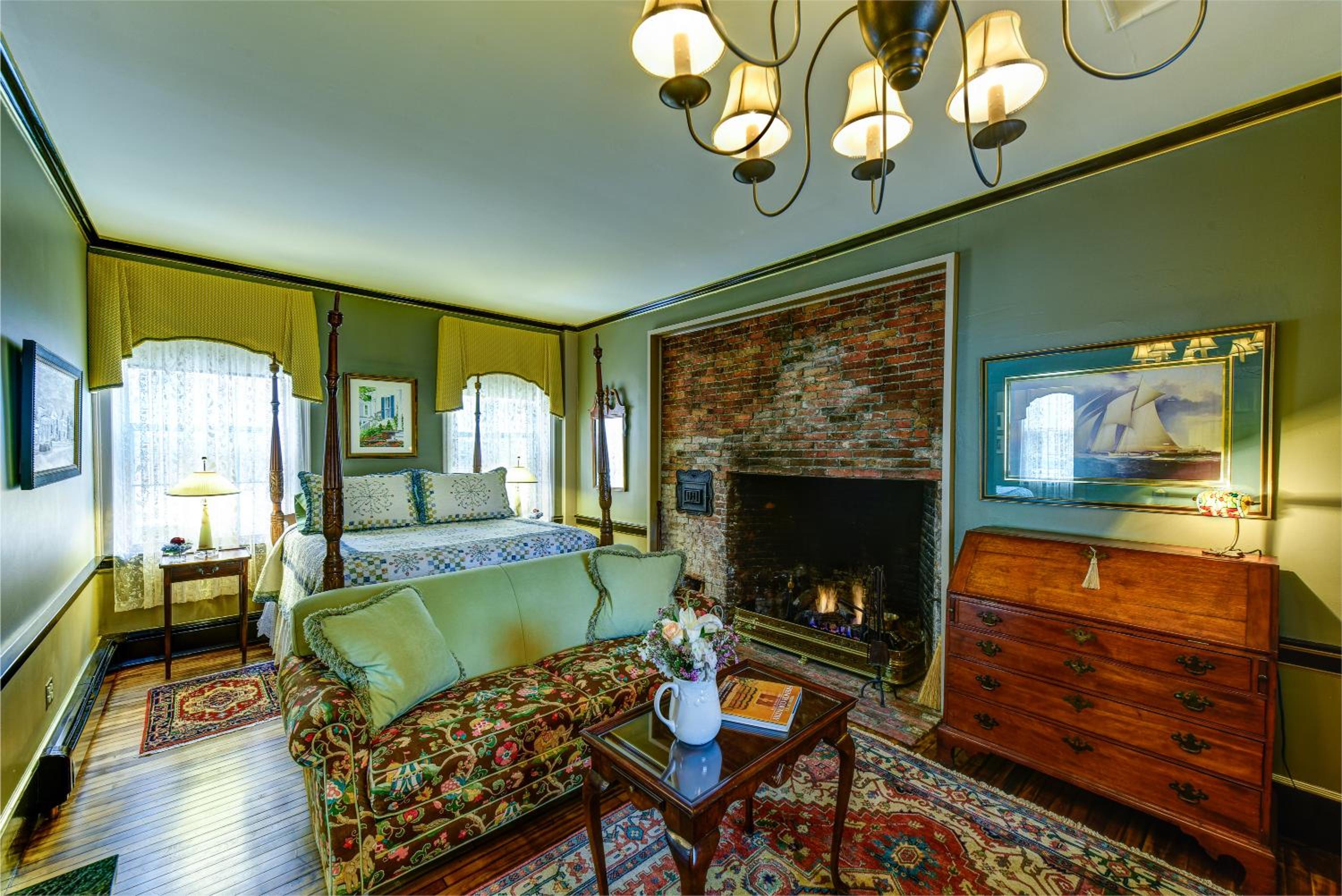 Inn by the Bandstand - Property Image 2