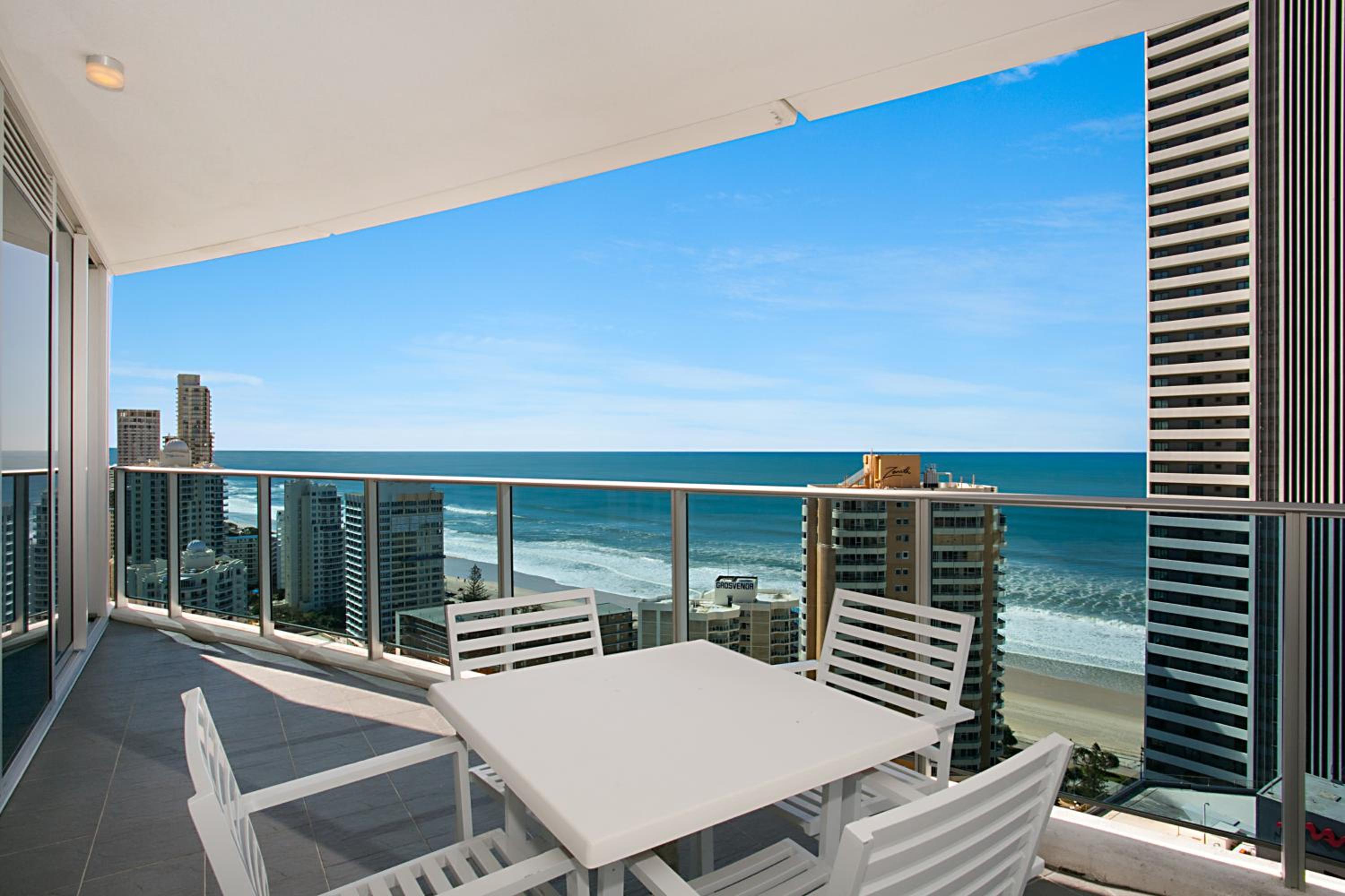 Number 1 H Residences - WiFi, Parking & More by Gold Coast Holidays