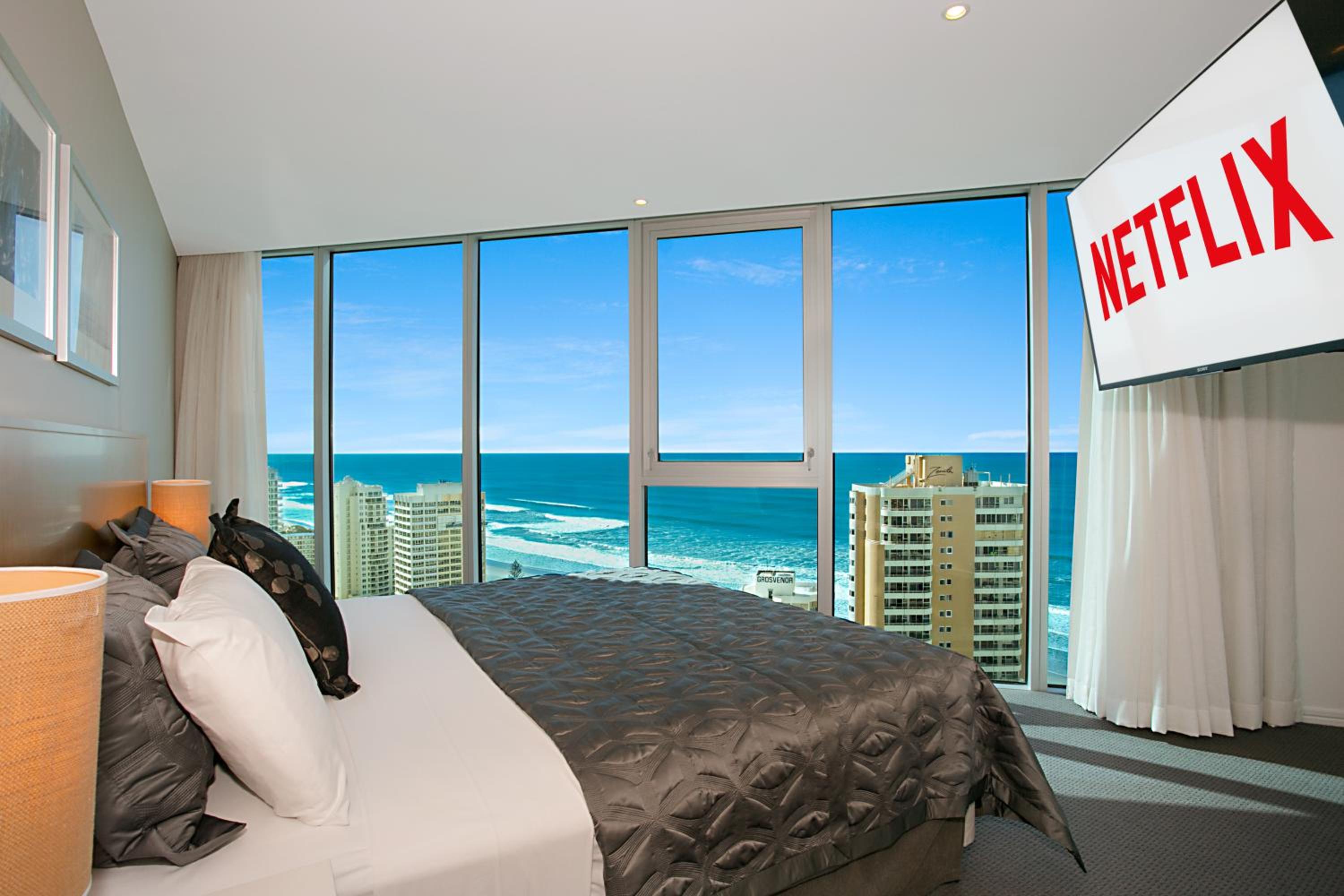 Number 1 H Residences - WiFi, Parking & More by Gold Coast Holidays