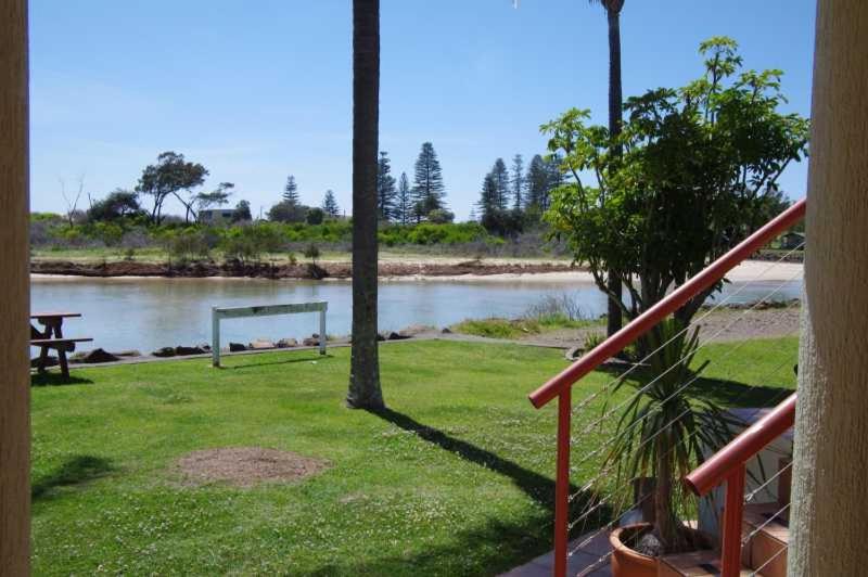 Beachfront 2 25 Willow Street