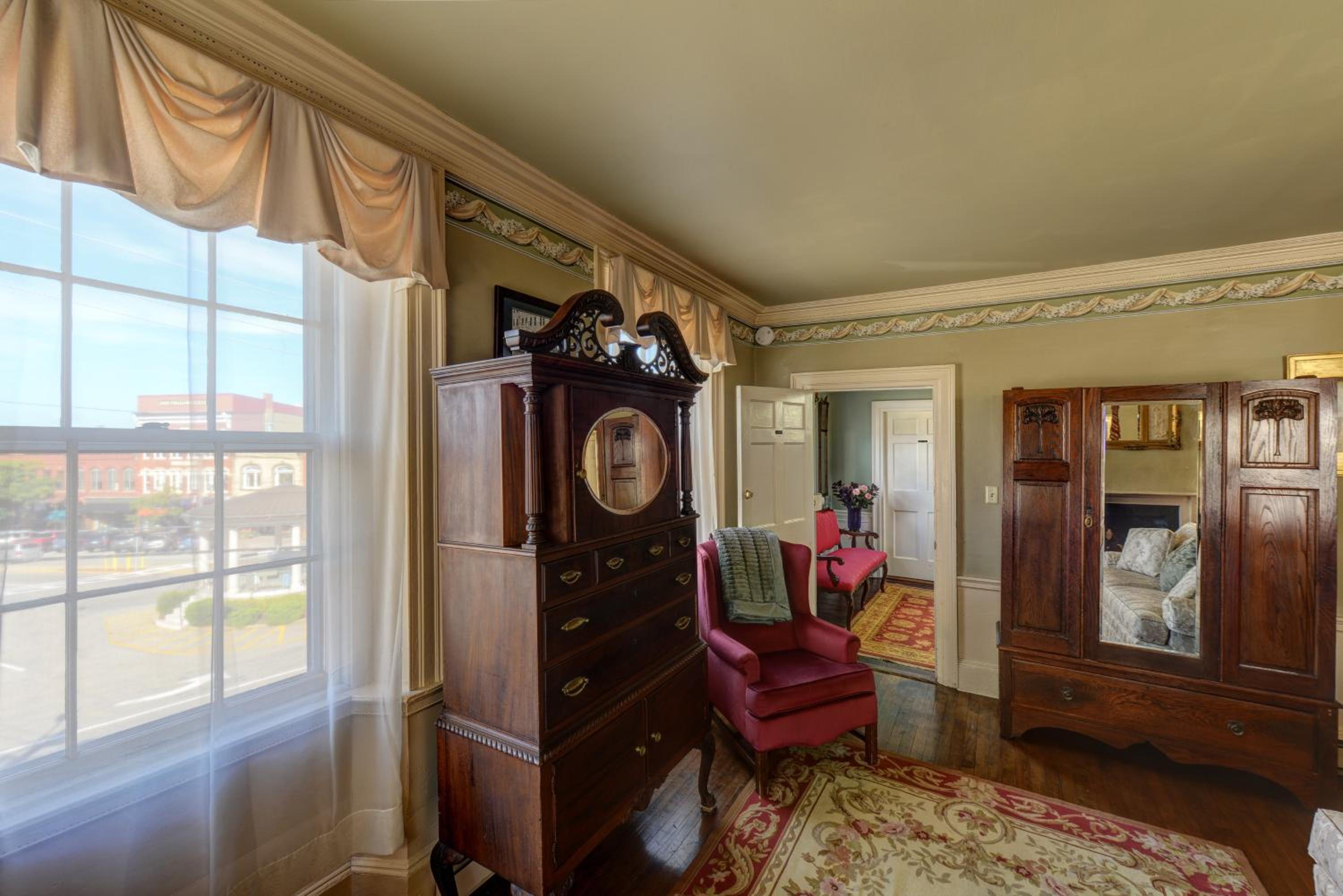 Inn by the Bandstand - Property Image 18