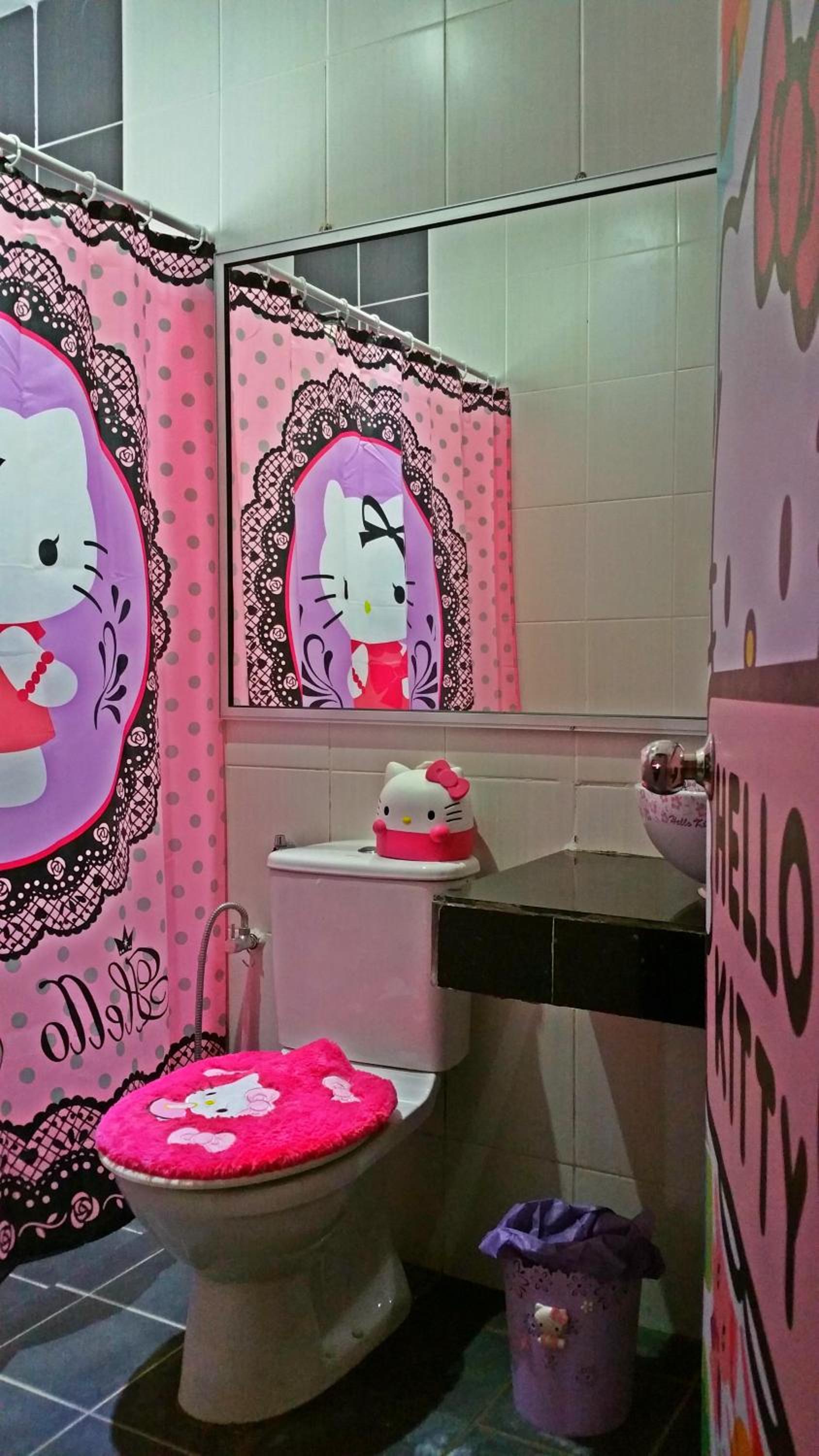 Hello Kitty Signature Suite
