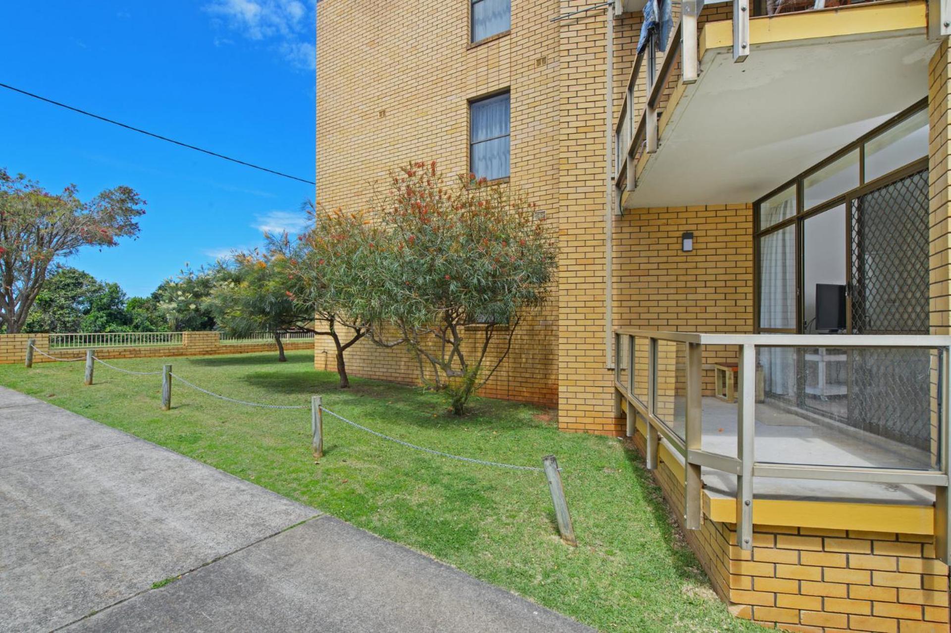 Flynns Beach Apartments 4 41 Pacific Drive