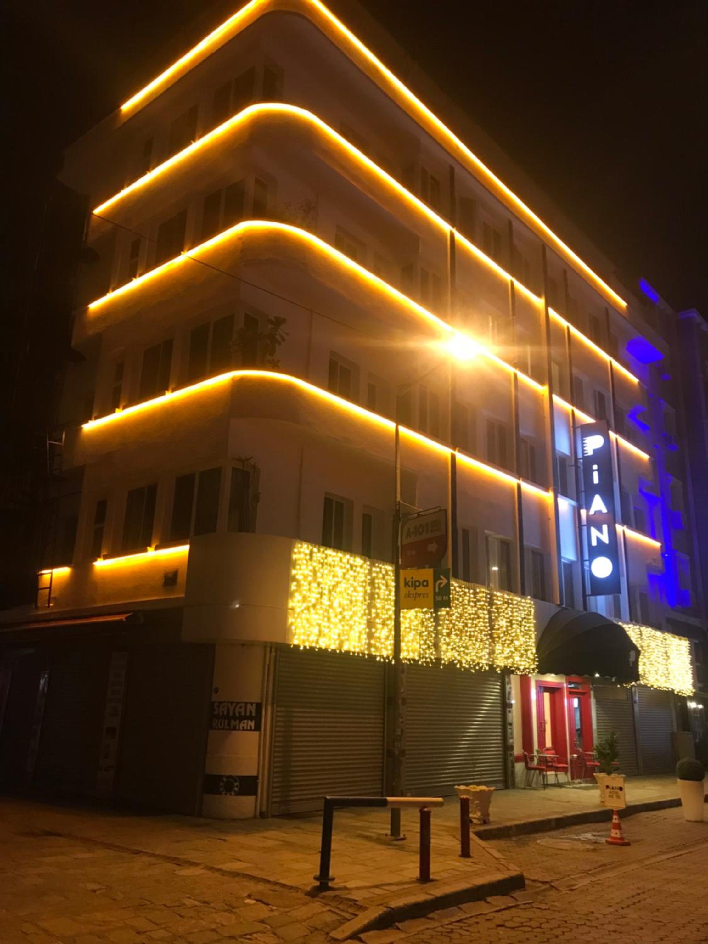Piano Hotel - Image 43