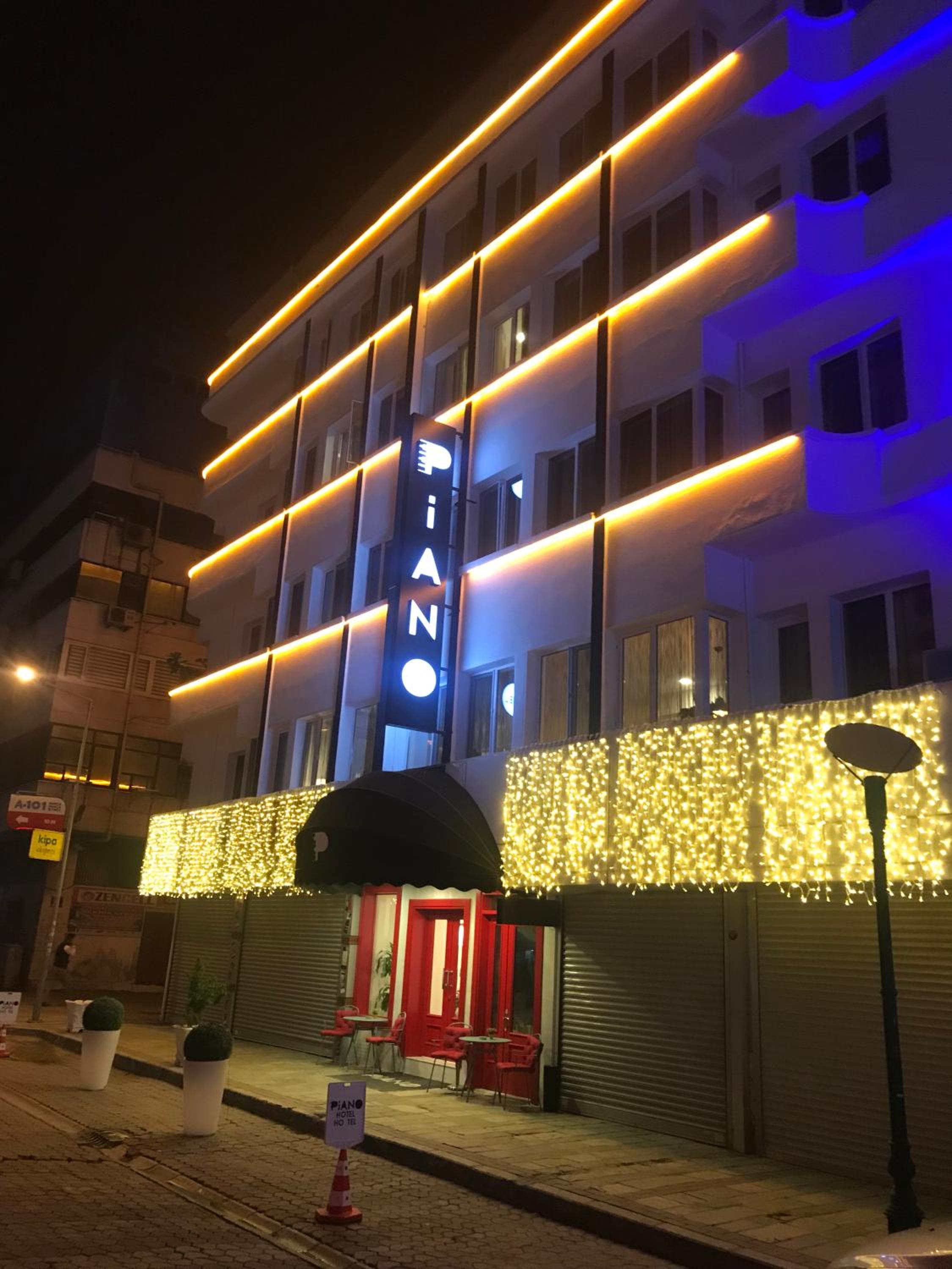 Piano Hotel - Image 21
