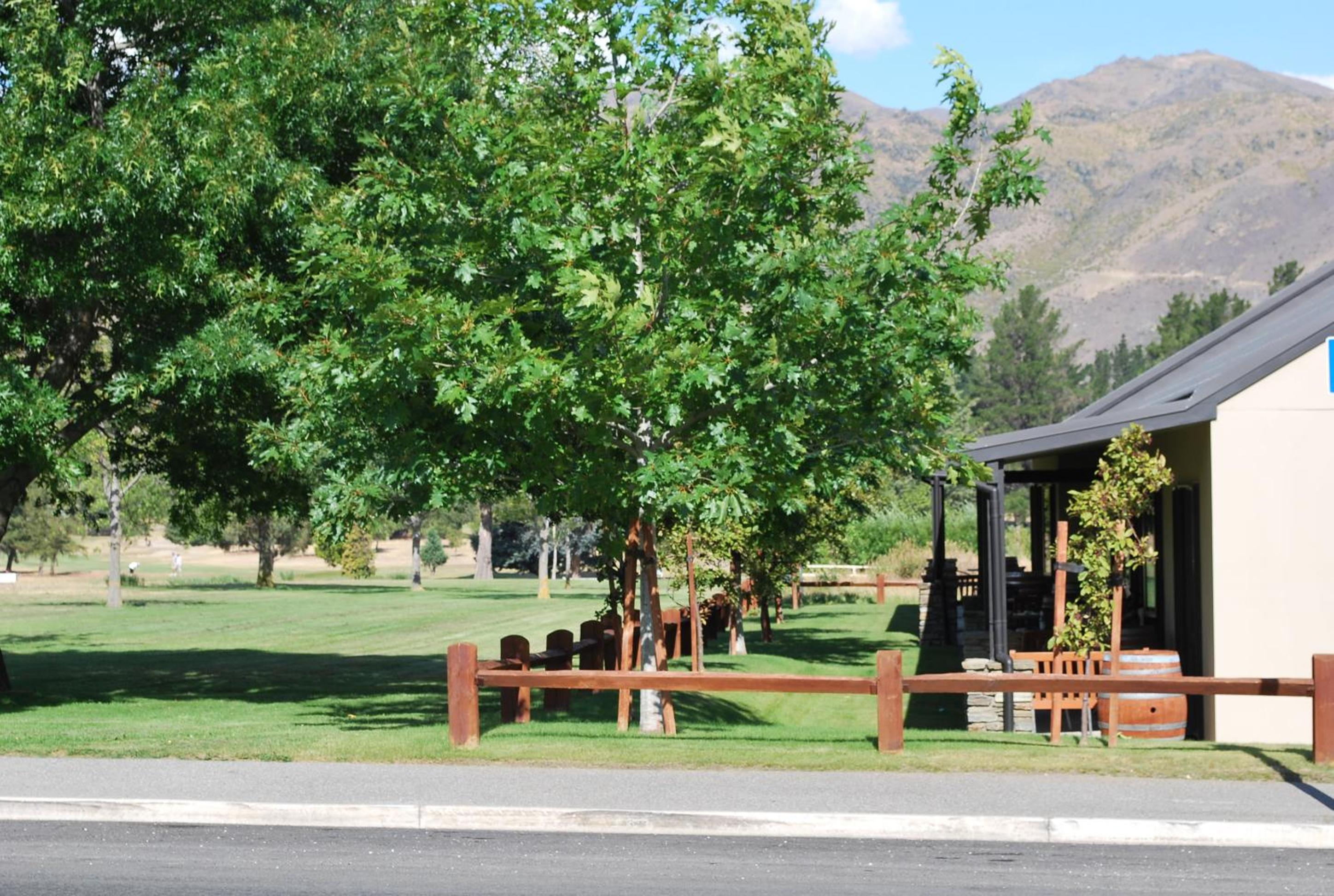 Carrick Lodge Motel - Image 5