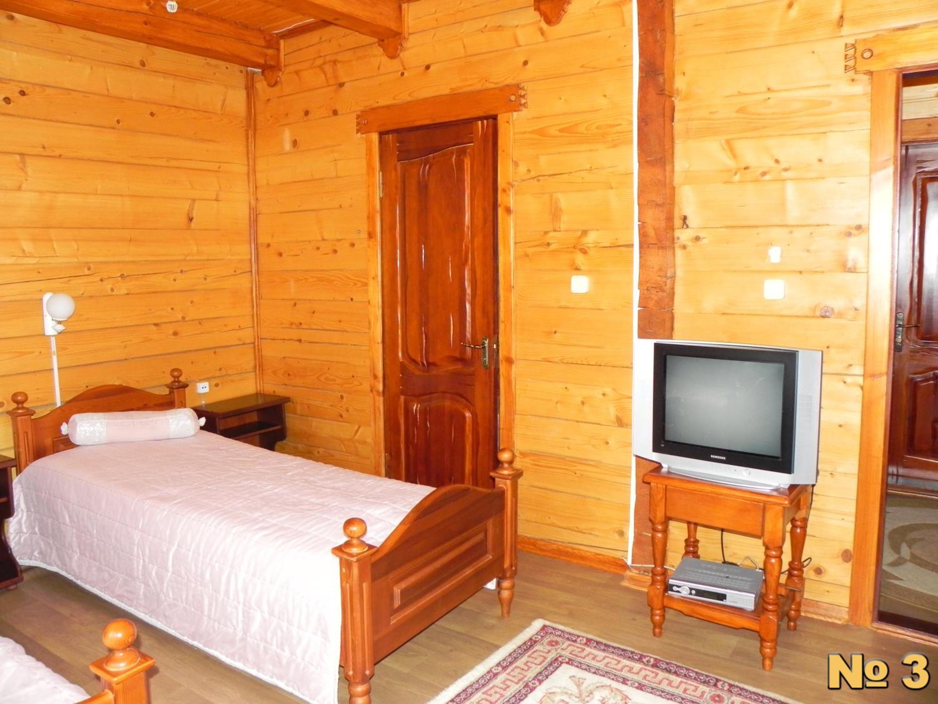 Hotel and restaurant complex Skolmo