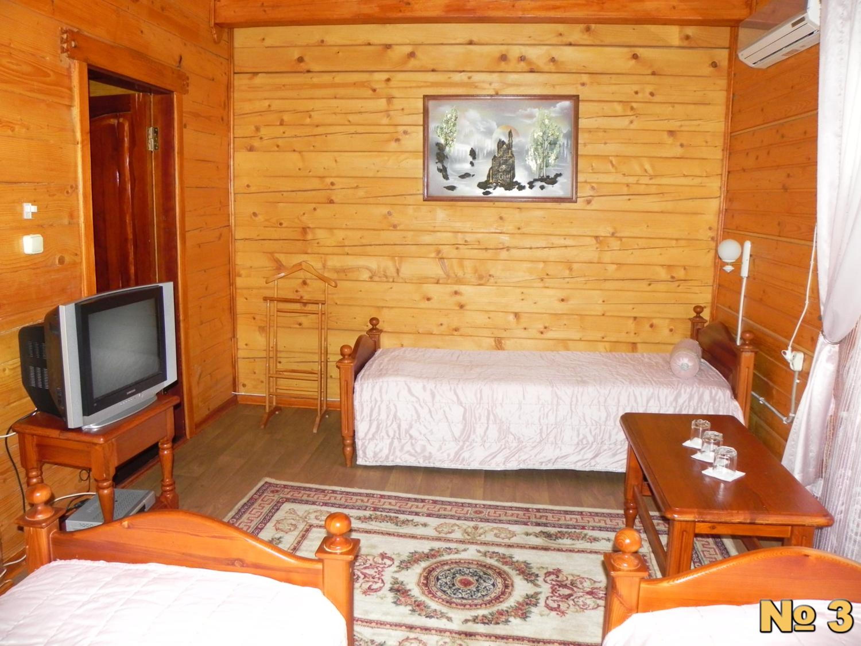 Hotel and restaurant complex Skolmo