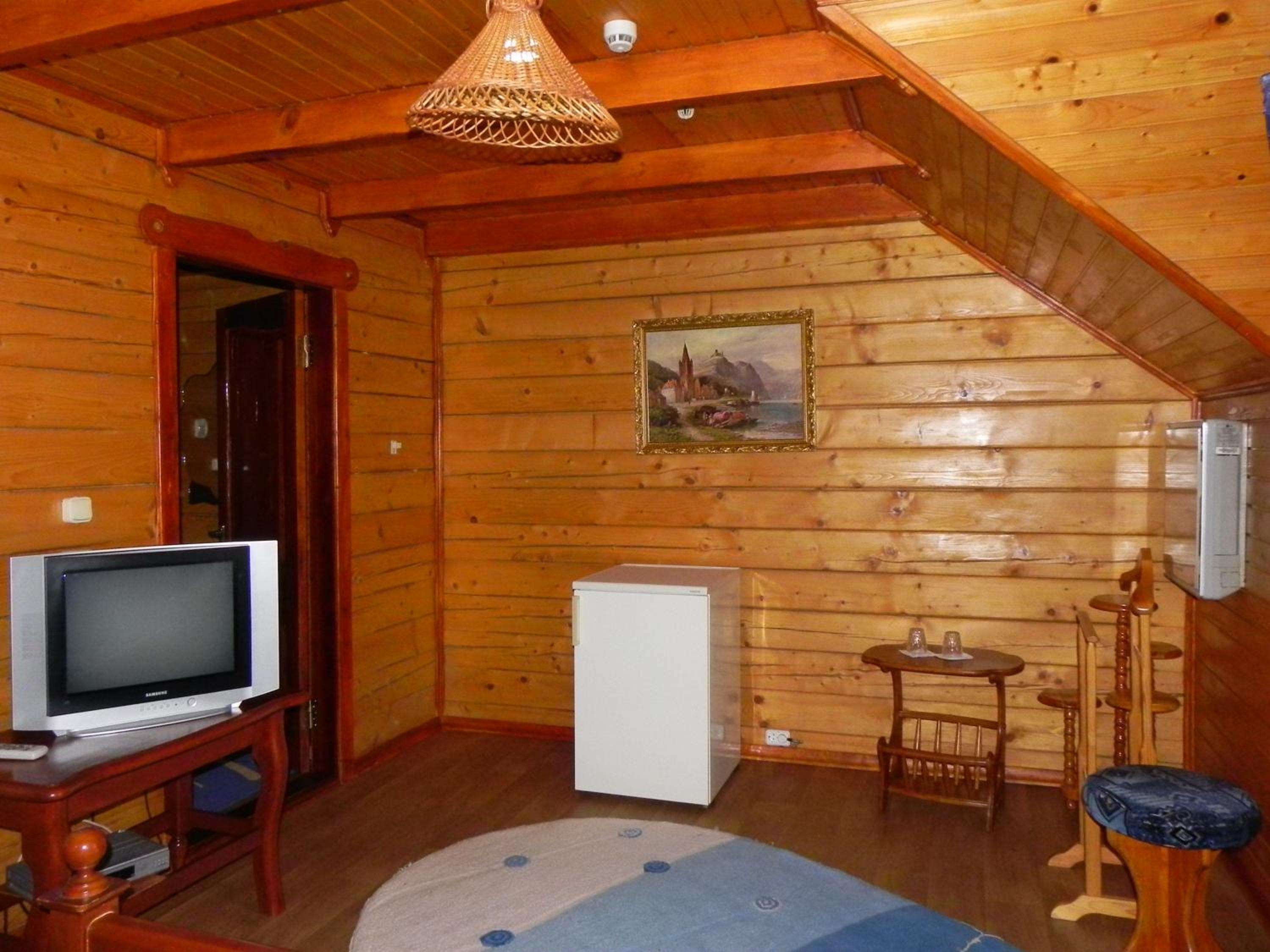 Hotel and restaurant complex Skolmo