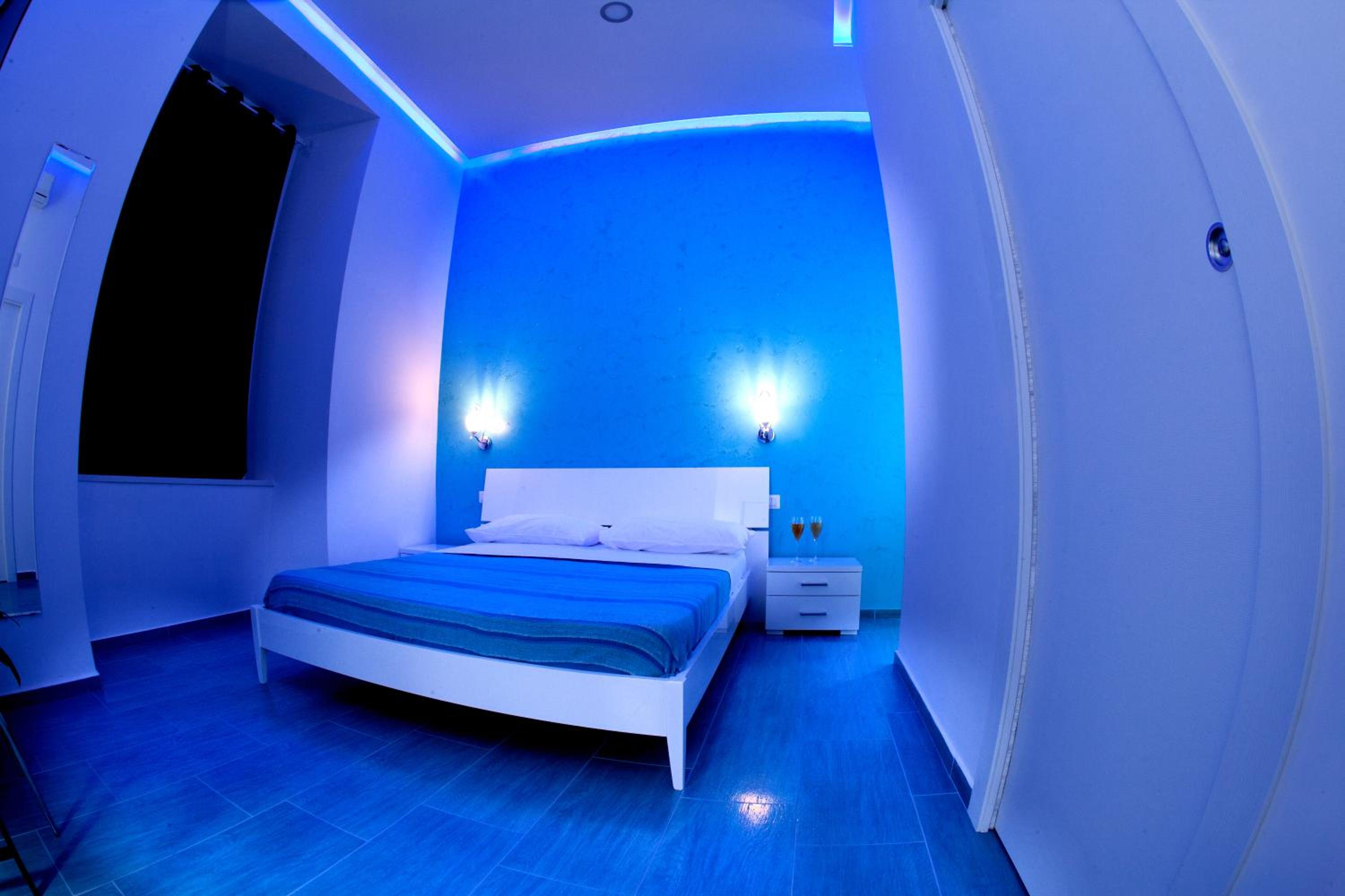 MergellinaResort en Naples — hotel room