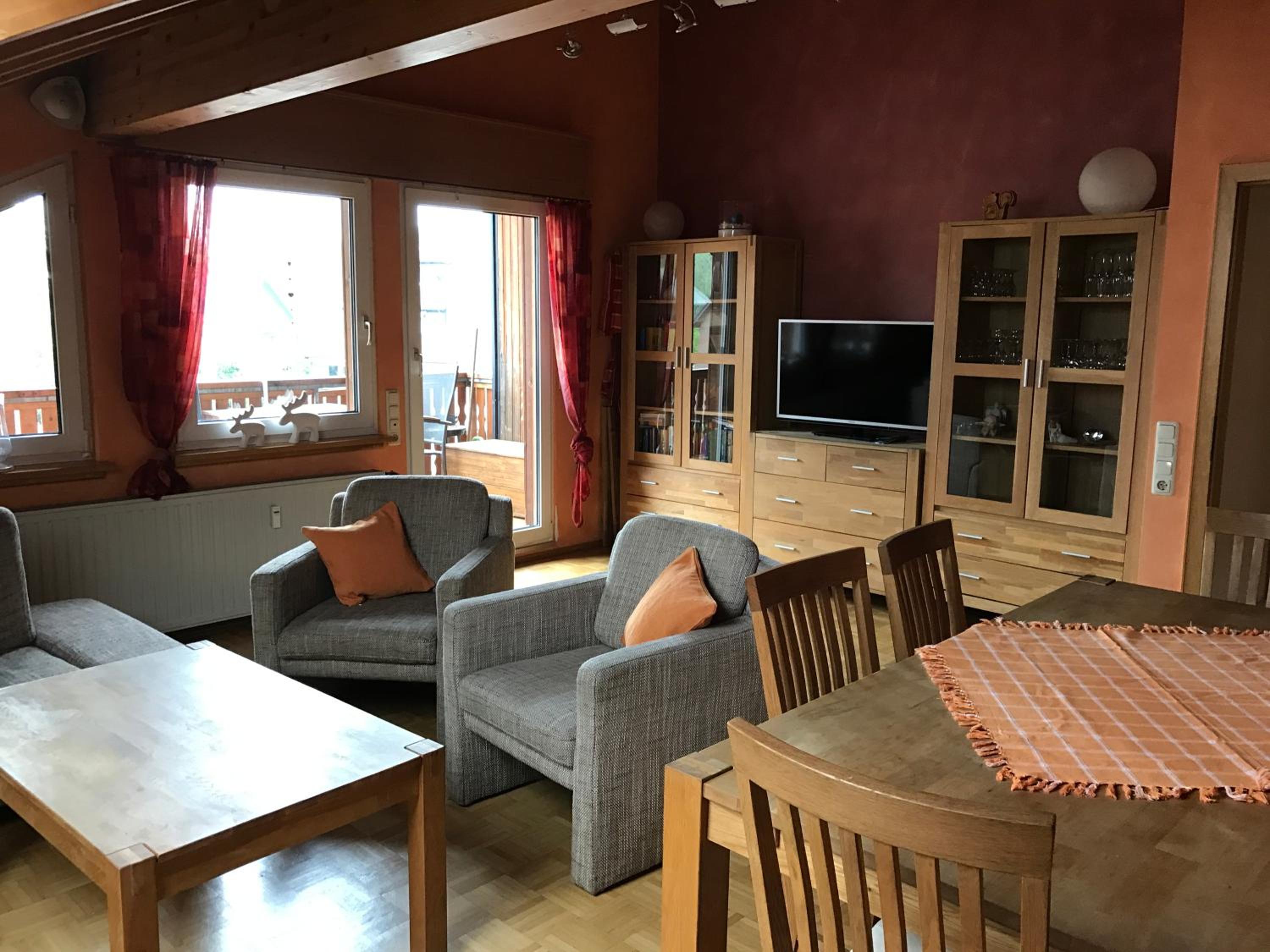 Messe CGN/DUS Großräumige Wohnung in guter Verkehrslage view 4