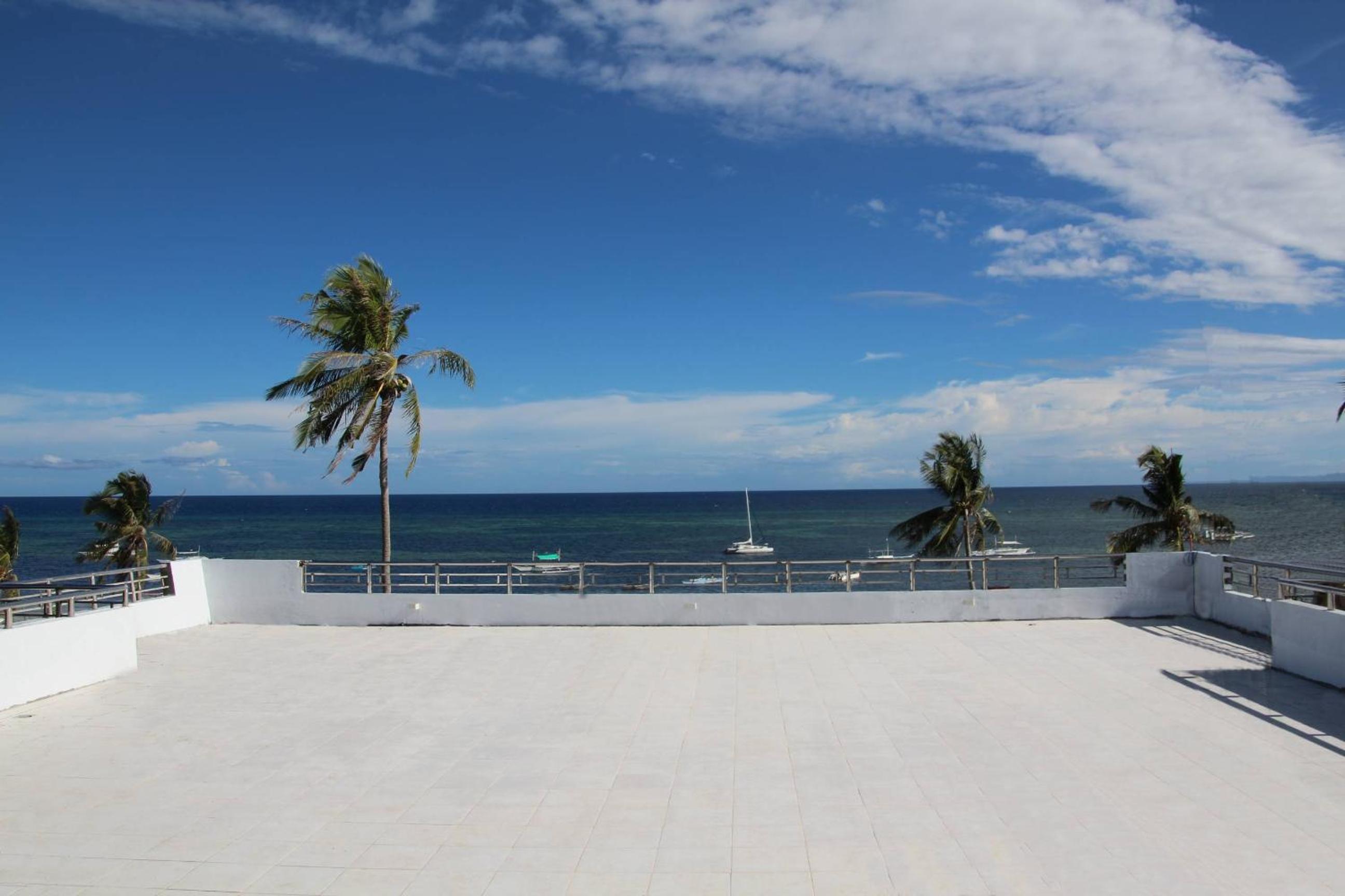 Bohol South Beach Hotel