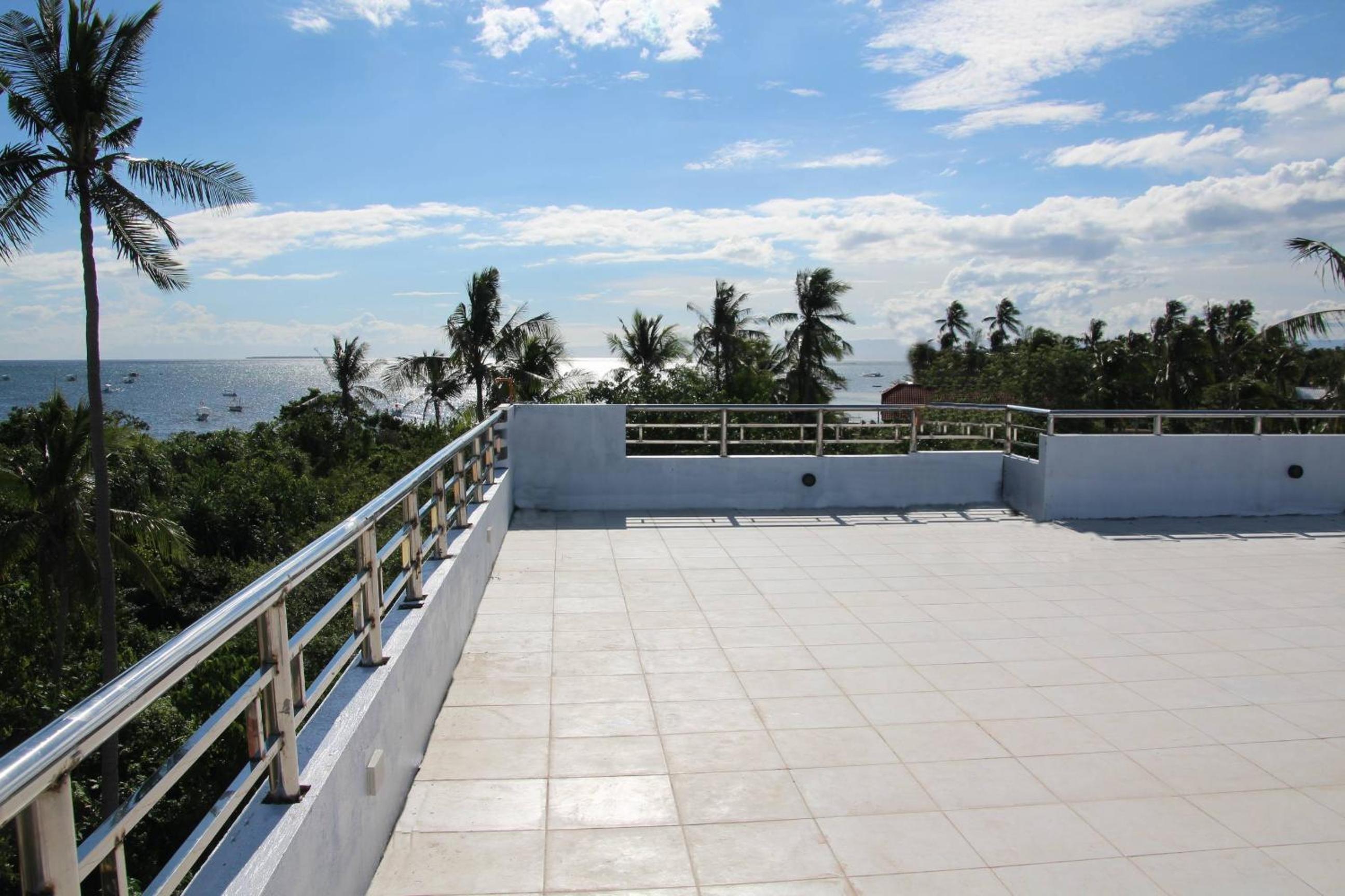 Bohol South Beach Hotel
