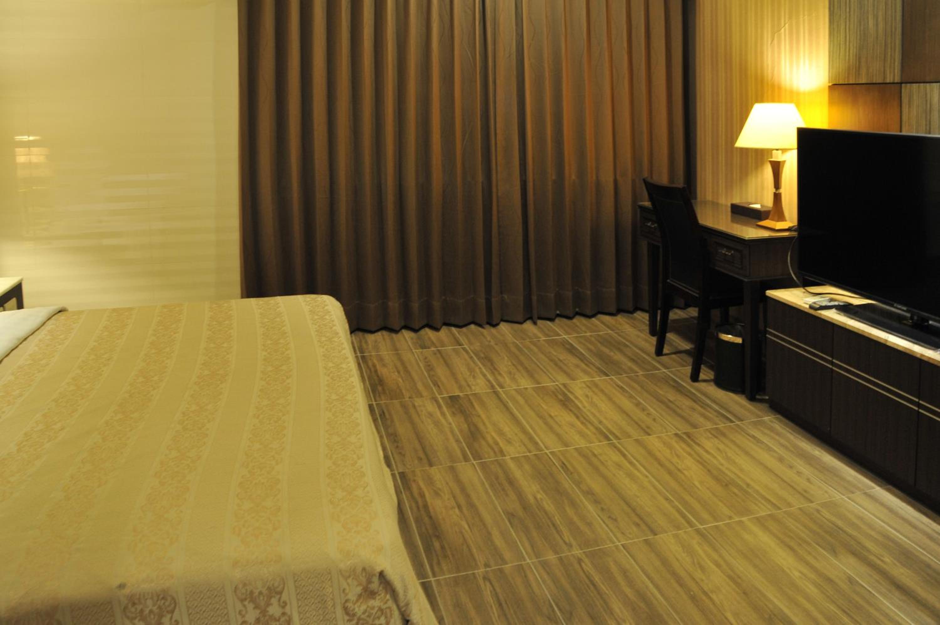 Maple Hotel