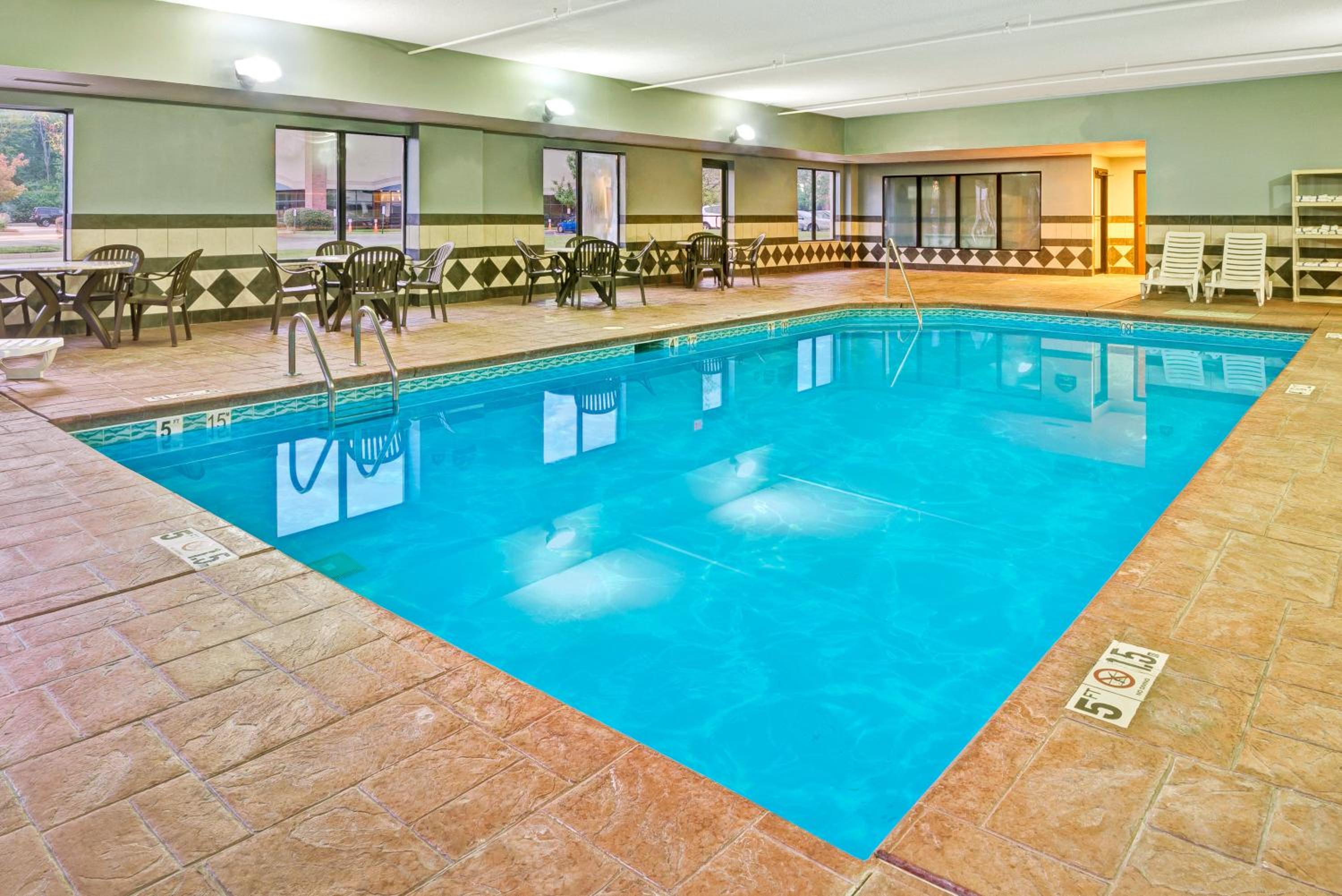 Wingate by Wyndham Cincinnati Blue Ash - Property Image 14