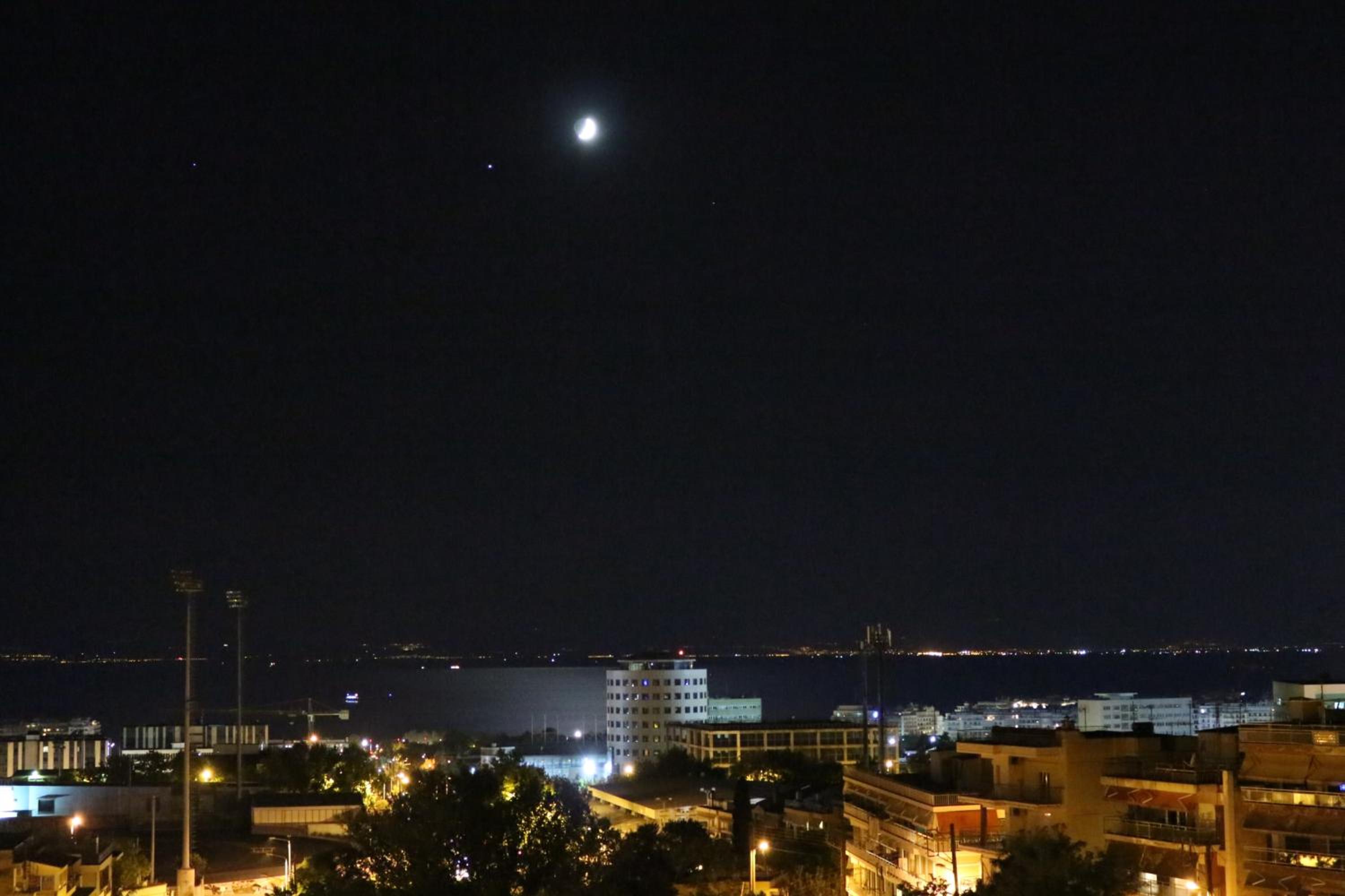 Modern Sea View Apartment - Free Parking - Quiet Area near Center view 3
