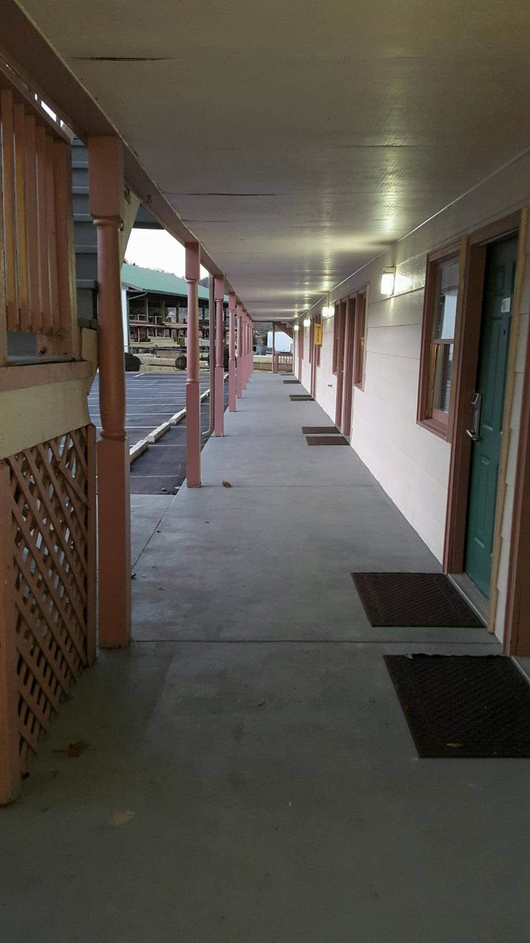 Mountain Valley Inn - Property Image 16