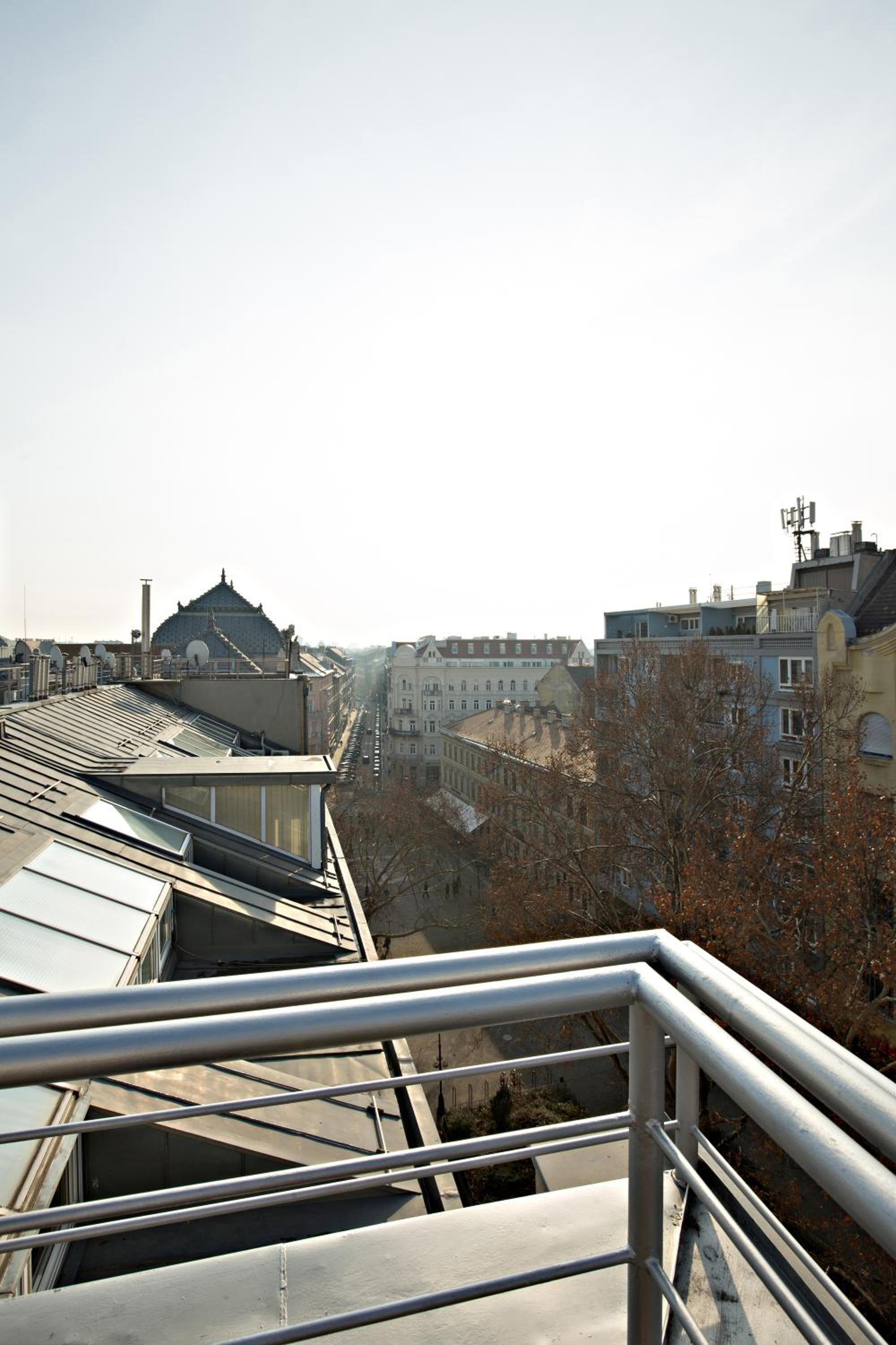 Damati Kft Liszt Ferenc ter Inner City Flat view 3