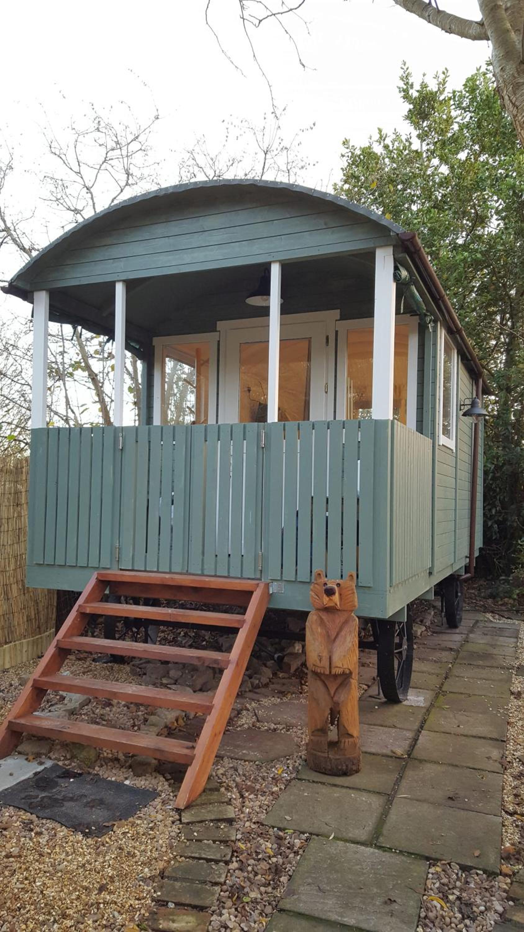 Little England Retreats - Cottage, Yurt and Shepherd Huts