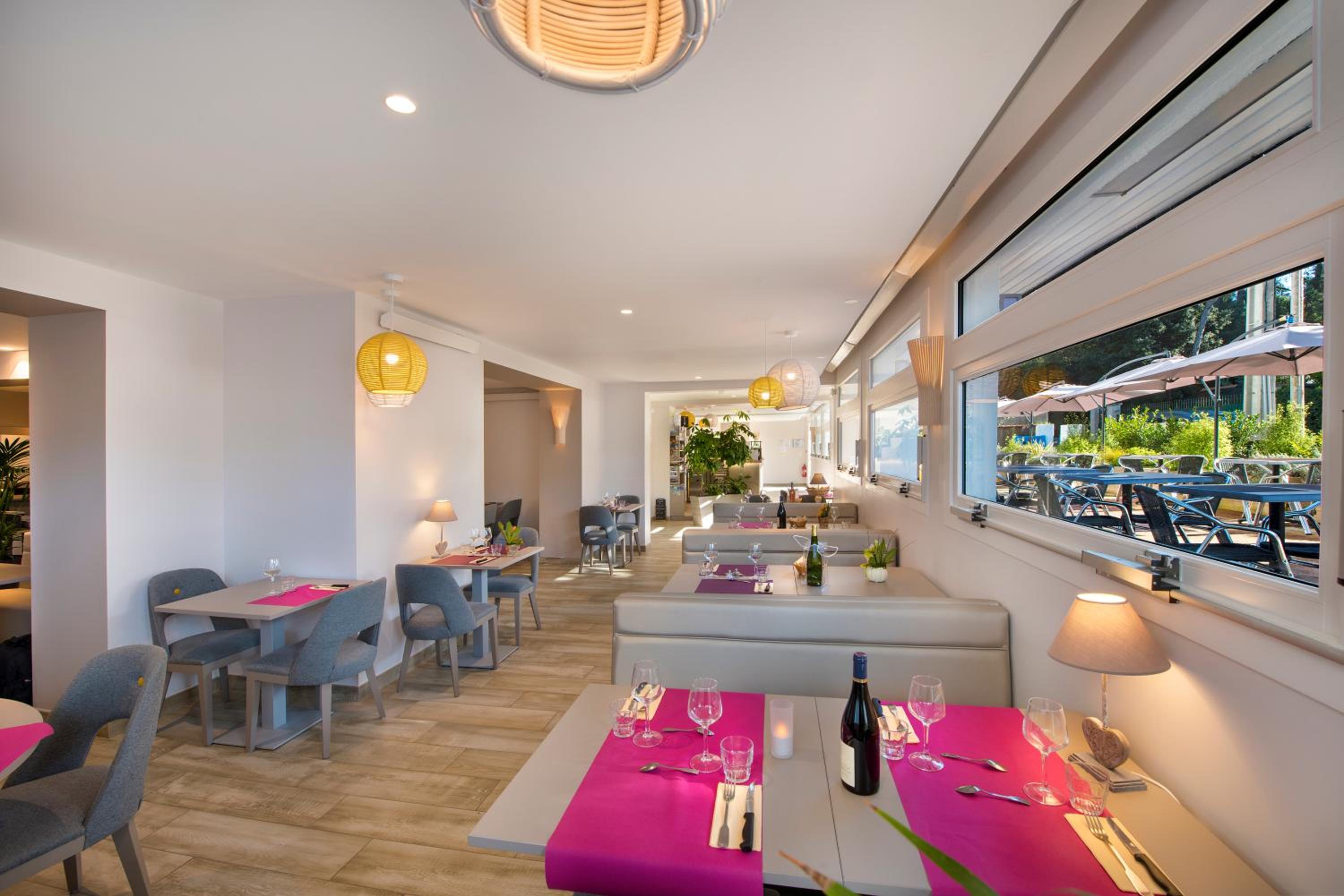 restaurant