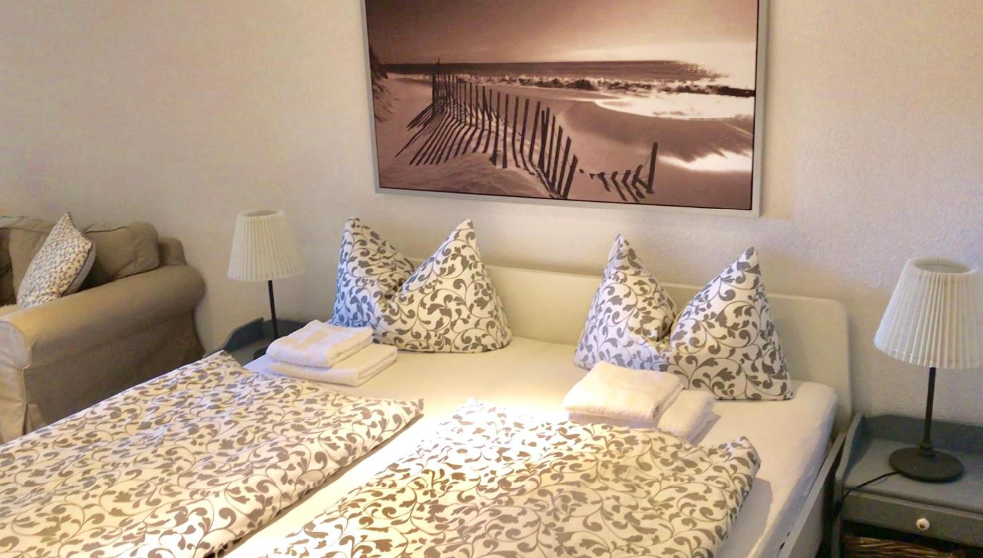 Landhaus Schlunt en Wustrow — hotel room