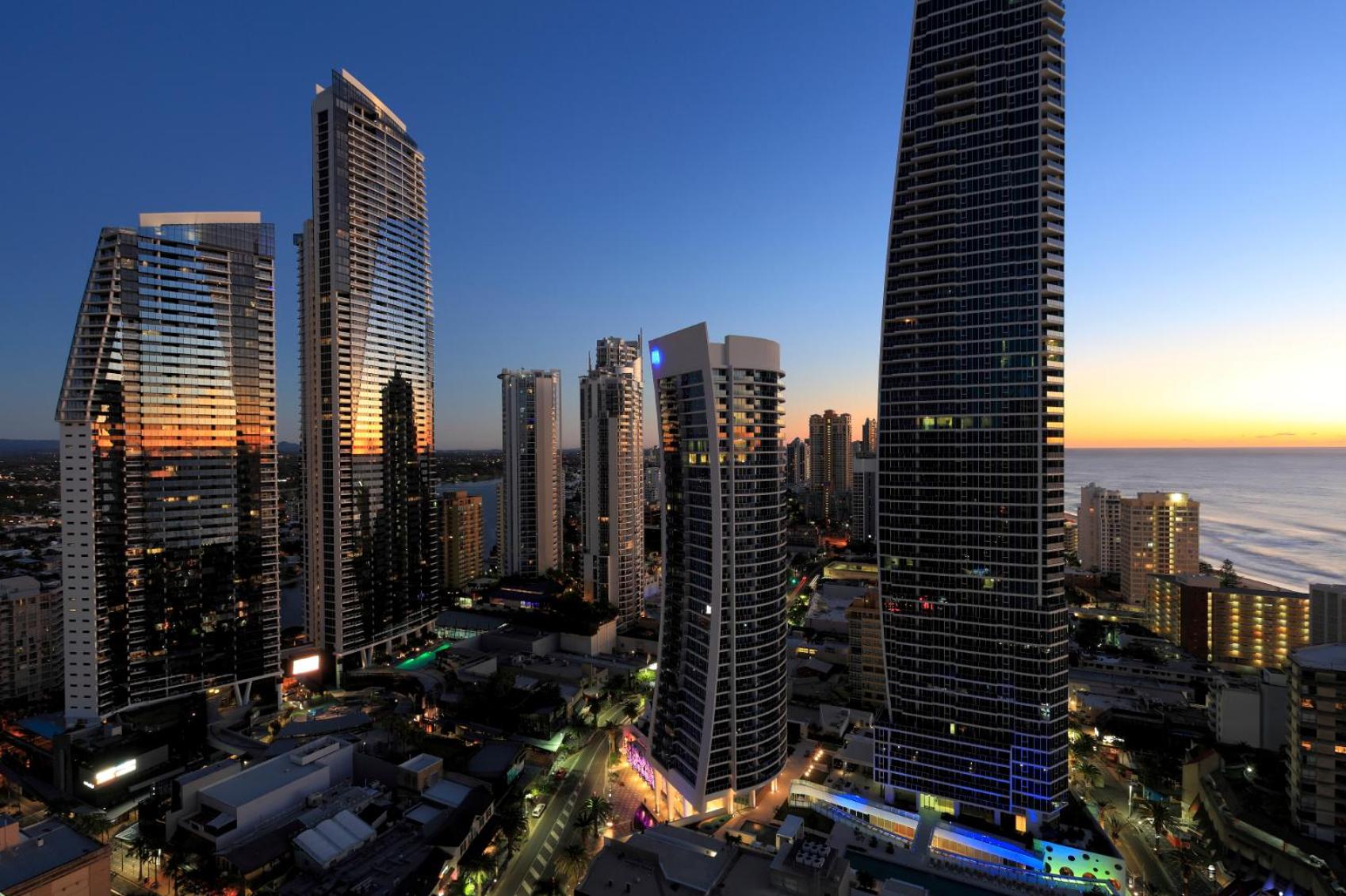Number 1 H Residences - WiFi, Parking & More by Gold Coast Holidays