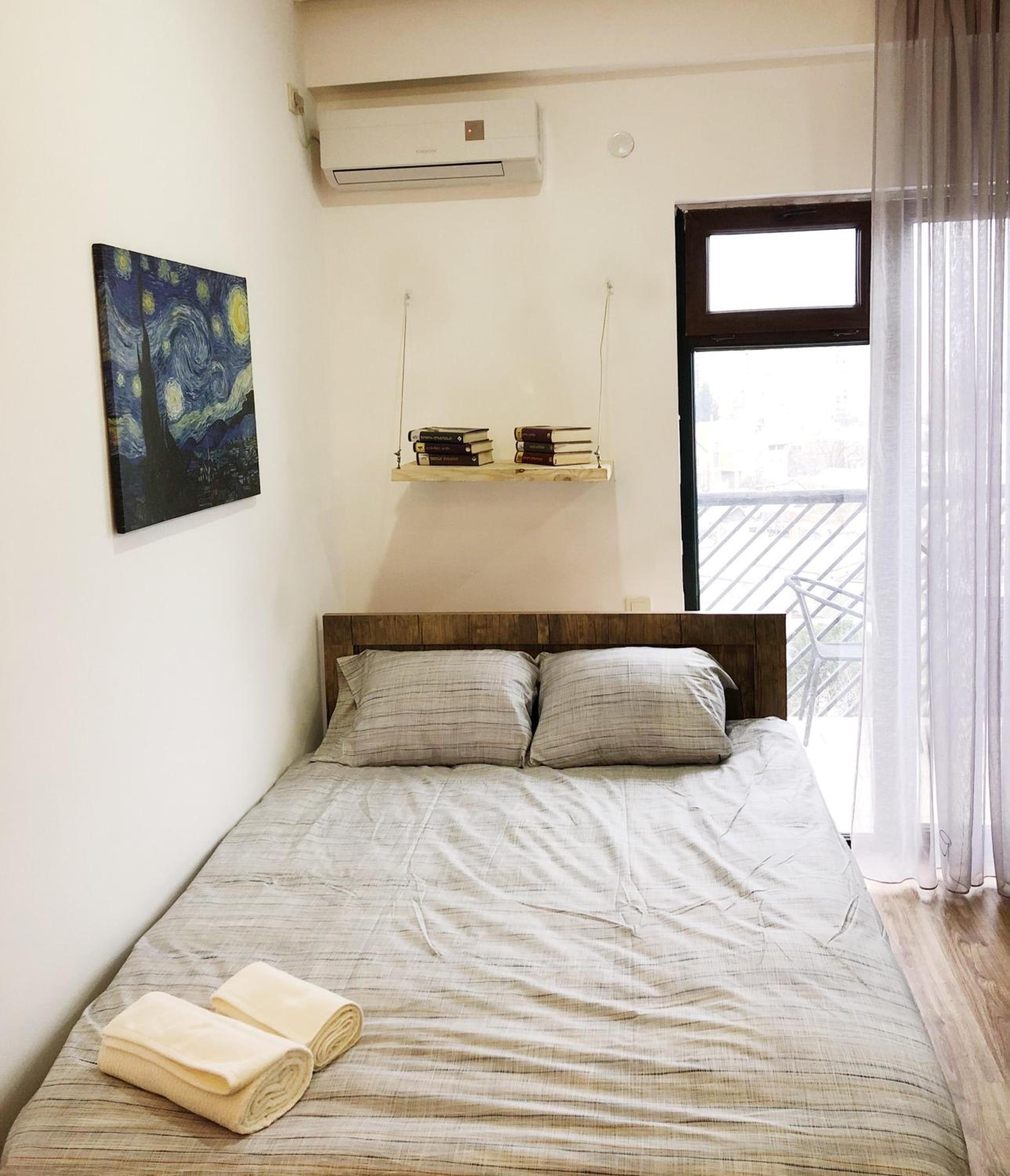 Vangogh apartment view 5
