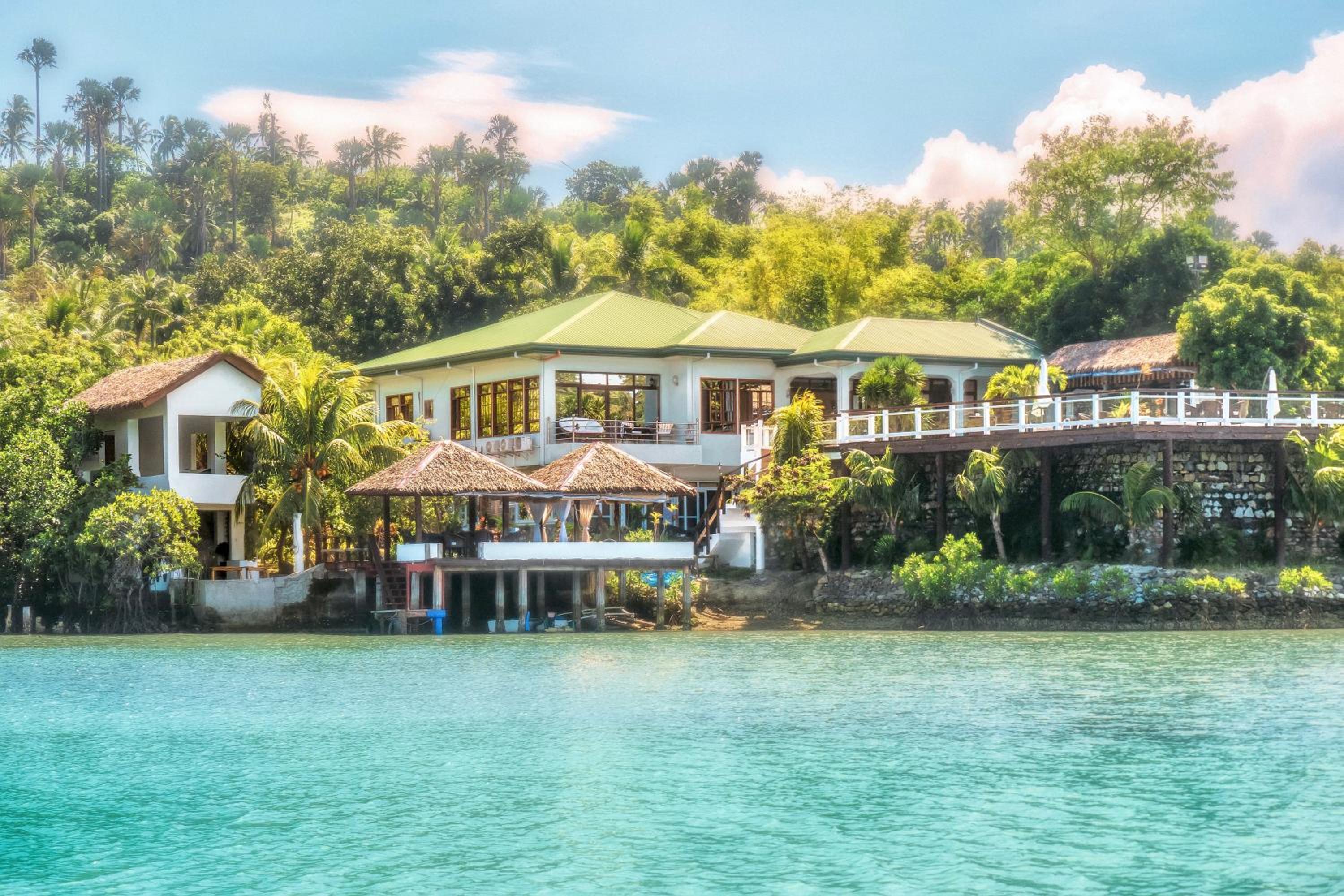 Edgewater Dive & Spa Resort