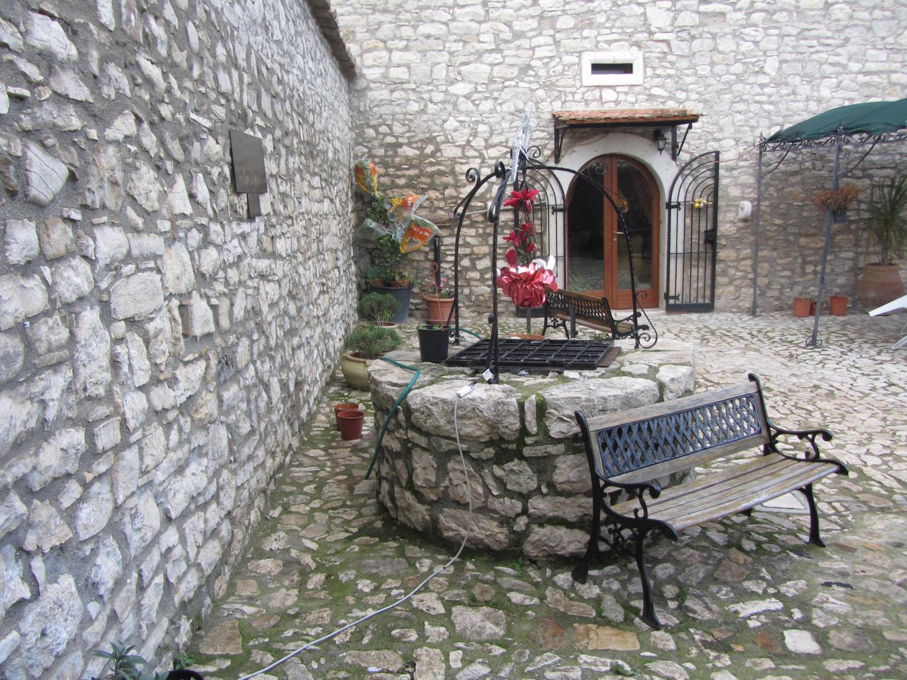 Photo 11