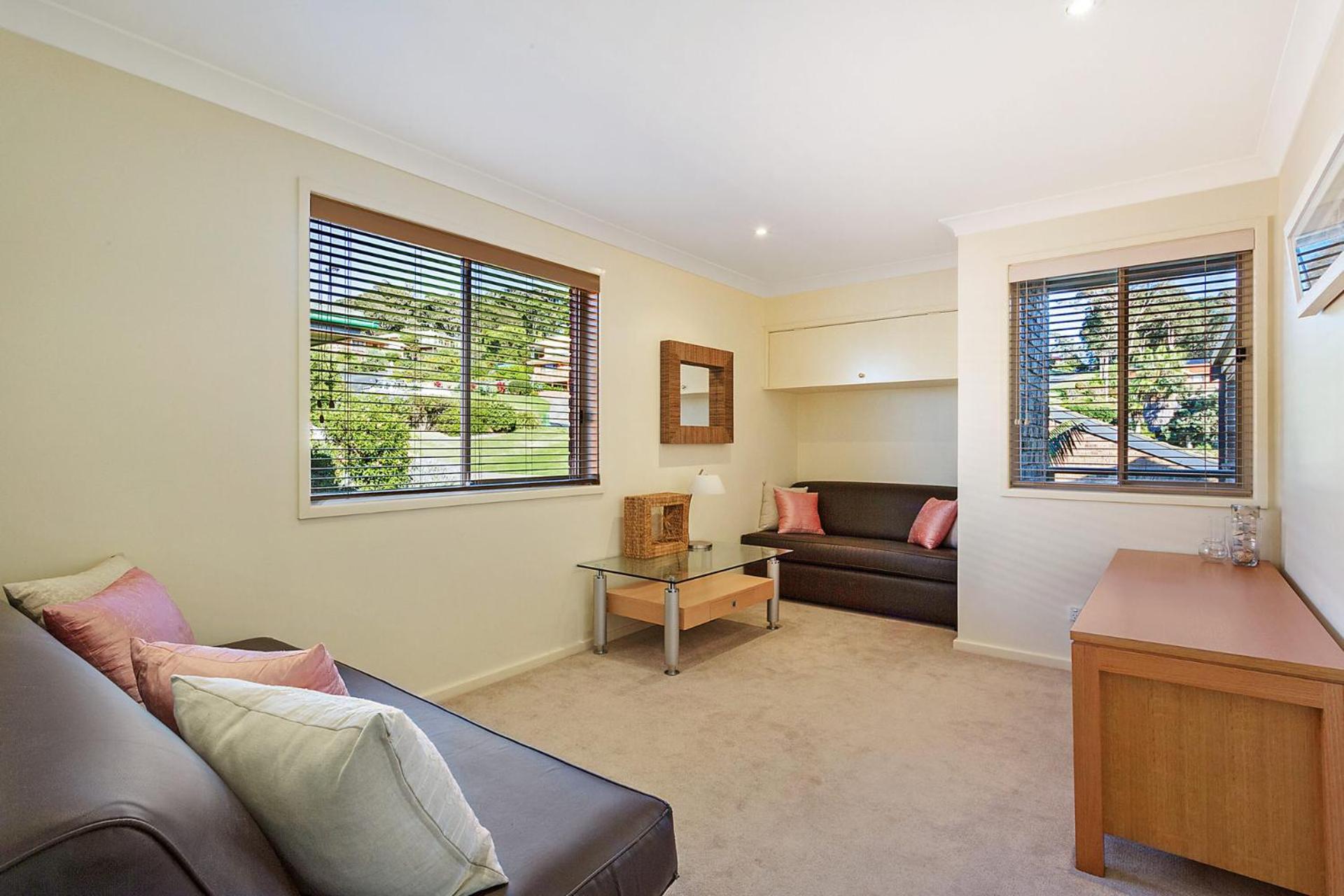 Beach Breakers Apartment Stunning Views view 2