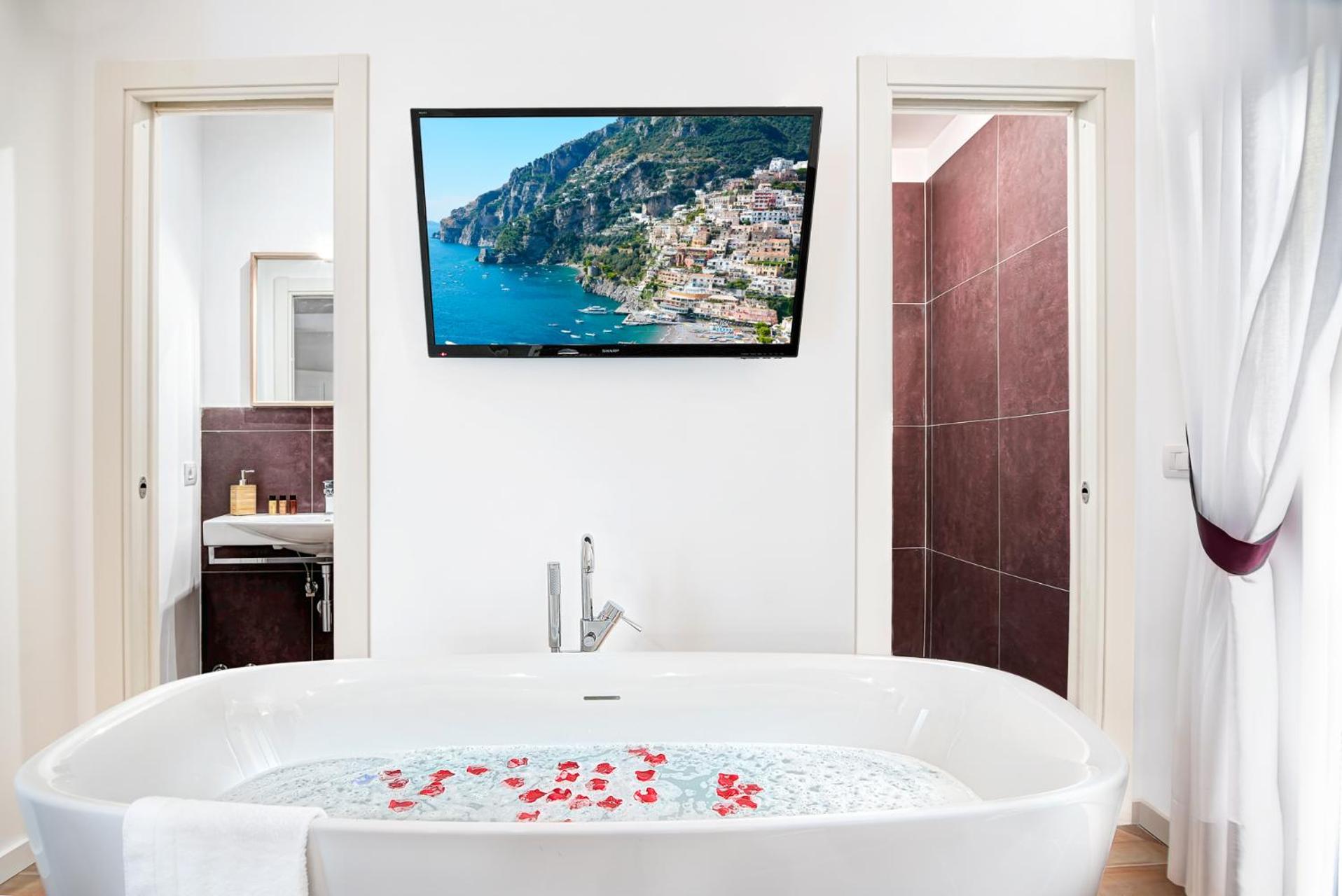 Caruso 6 by Villasandco RentalSorrento photo 3