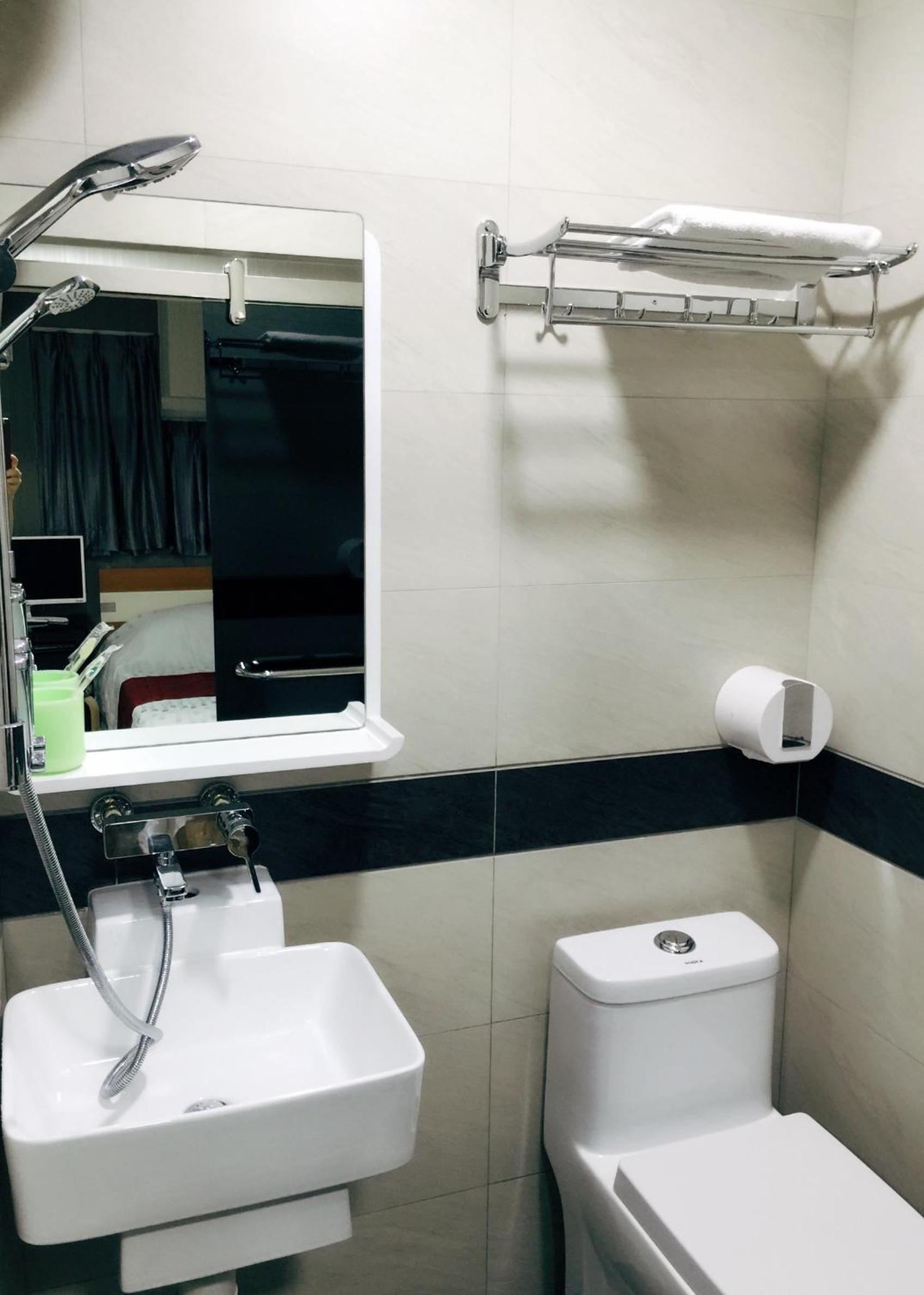 Hong Kong Tai San Guest House (Burlington Branch)