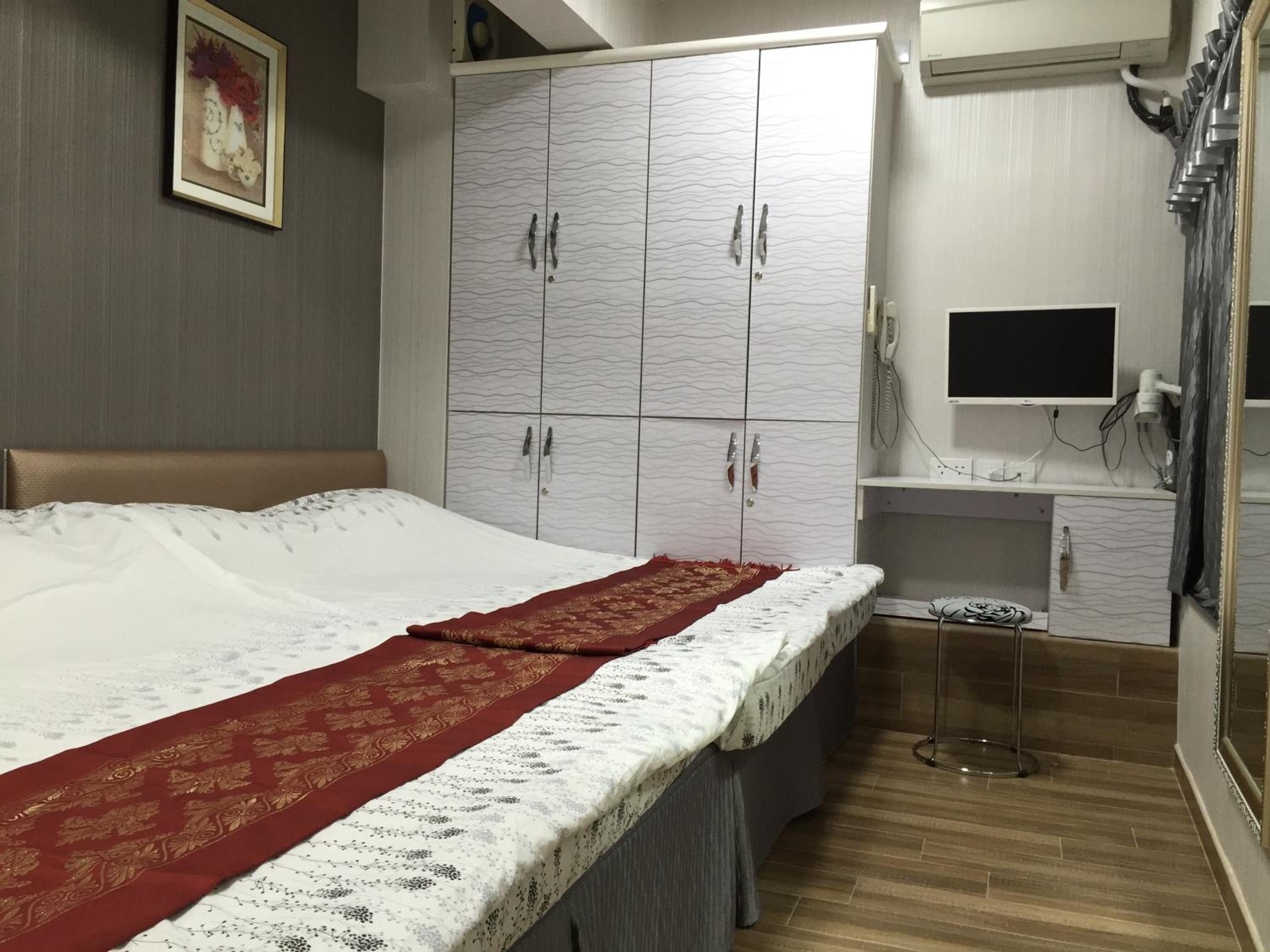 Hong Kong Tai San Guest House (Burlington Branch)