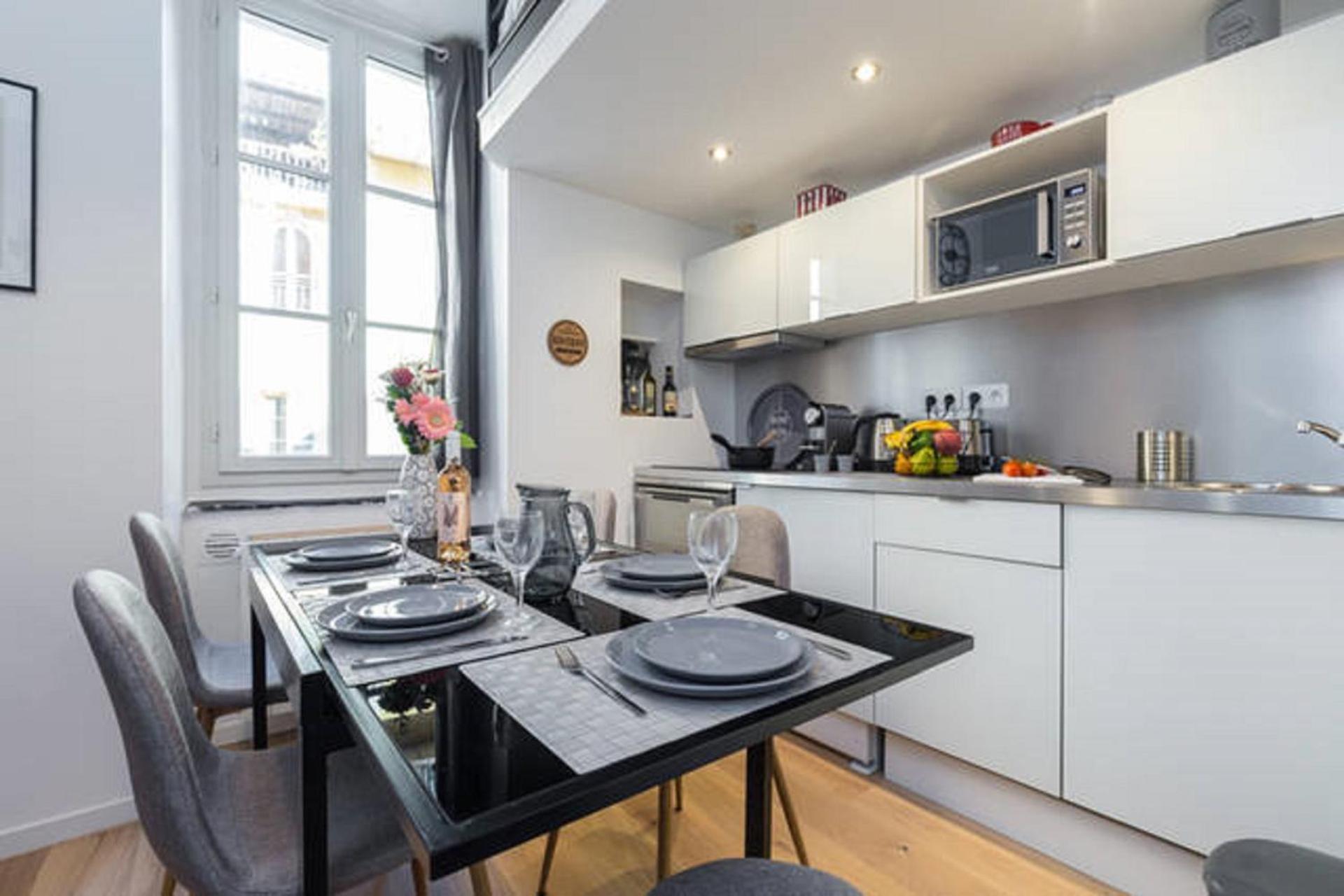 ANGLE DROIT- LOFT CHARMANT ET ATYPIQUE, CLIMATISATION, Vieux-Nice view 2