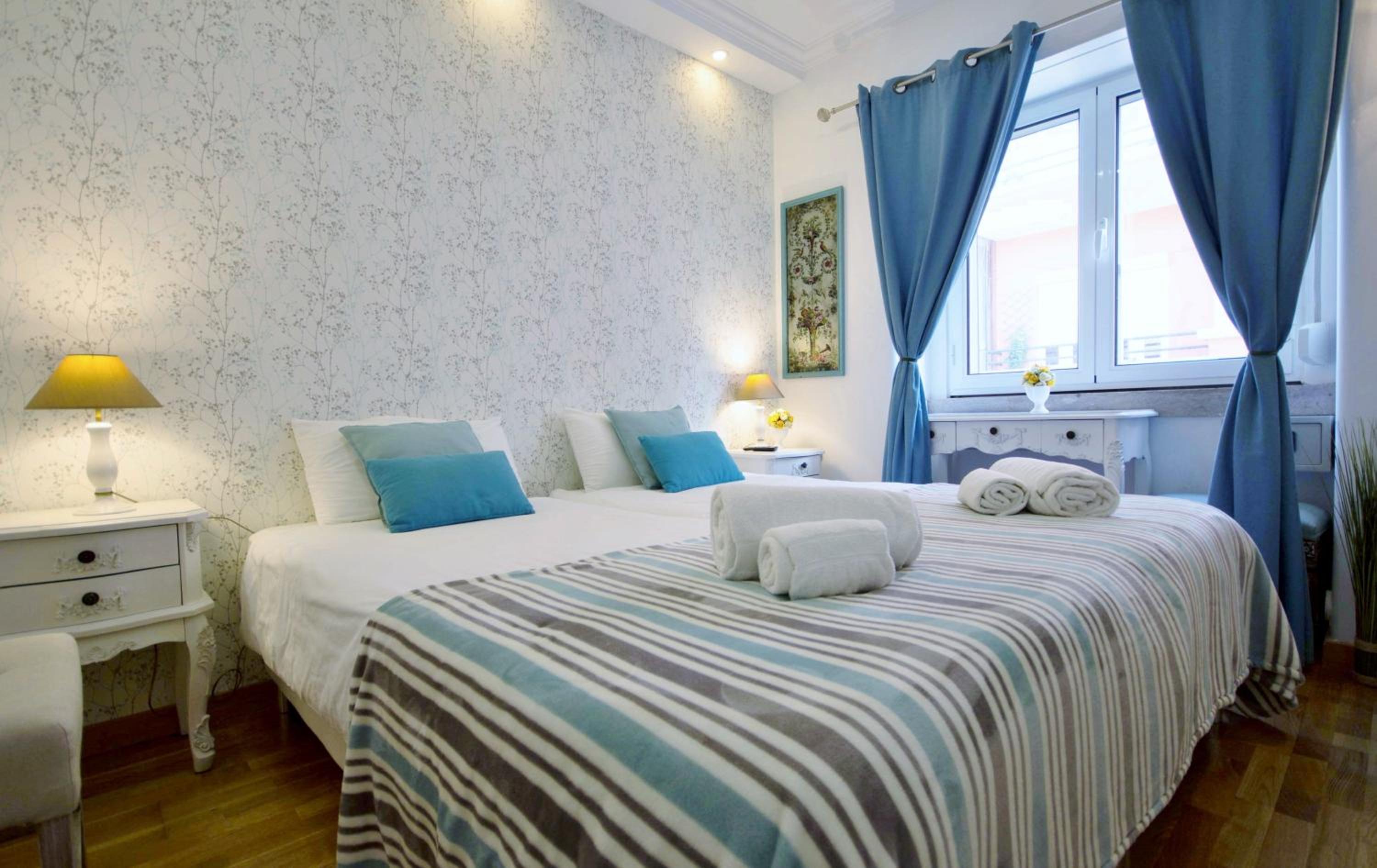 Sweet Suites Guesthouse close to famous Avenue Liberty view 2