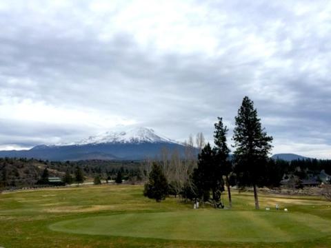Lake Shastina Golf Resort