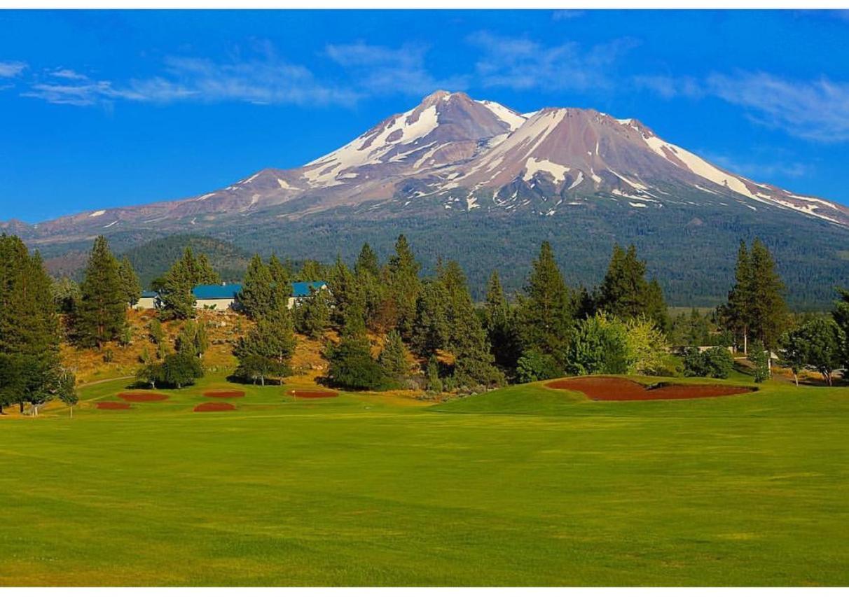 Lake Shastina Golf Resort