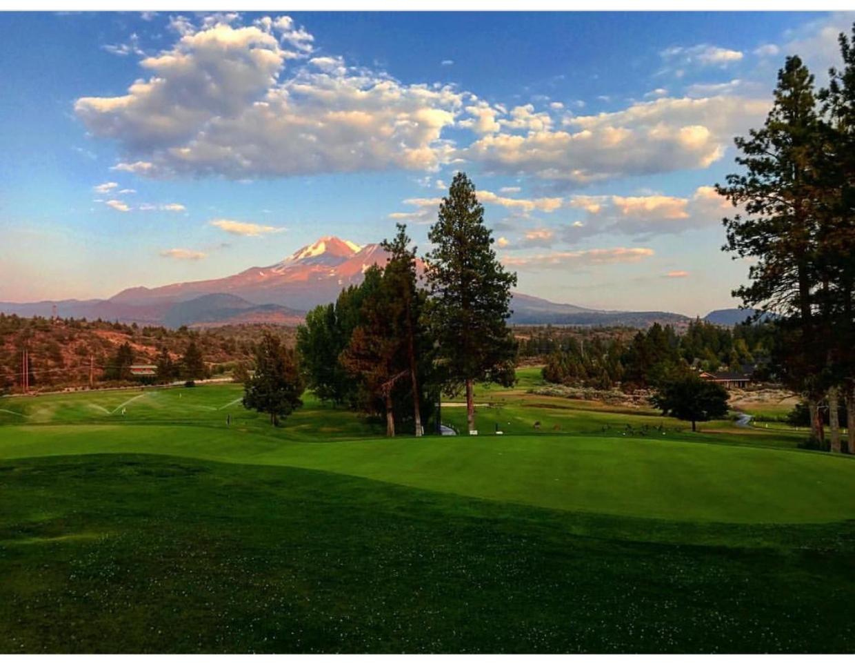Lake Shastina Golf Resort