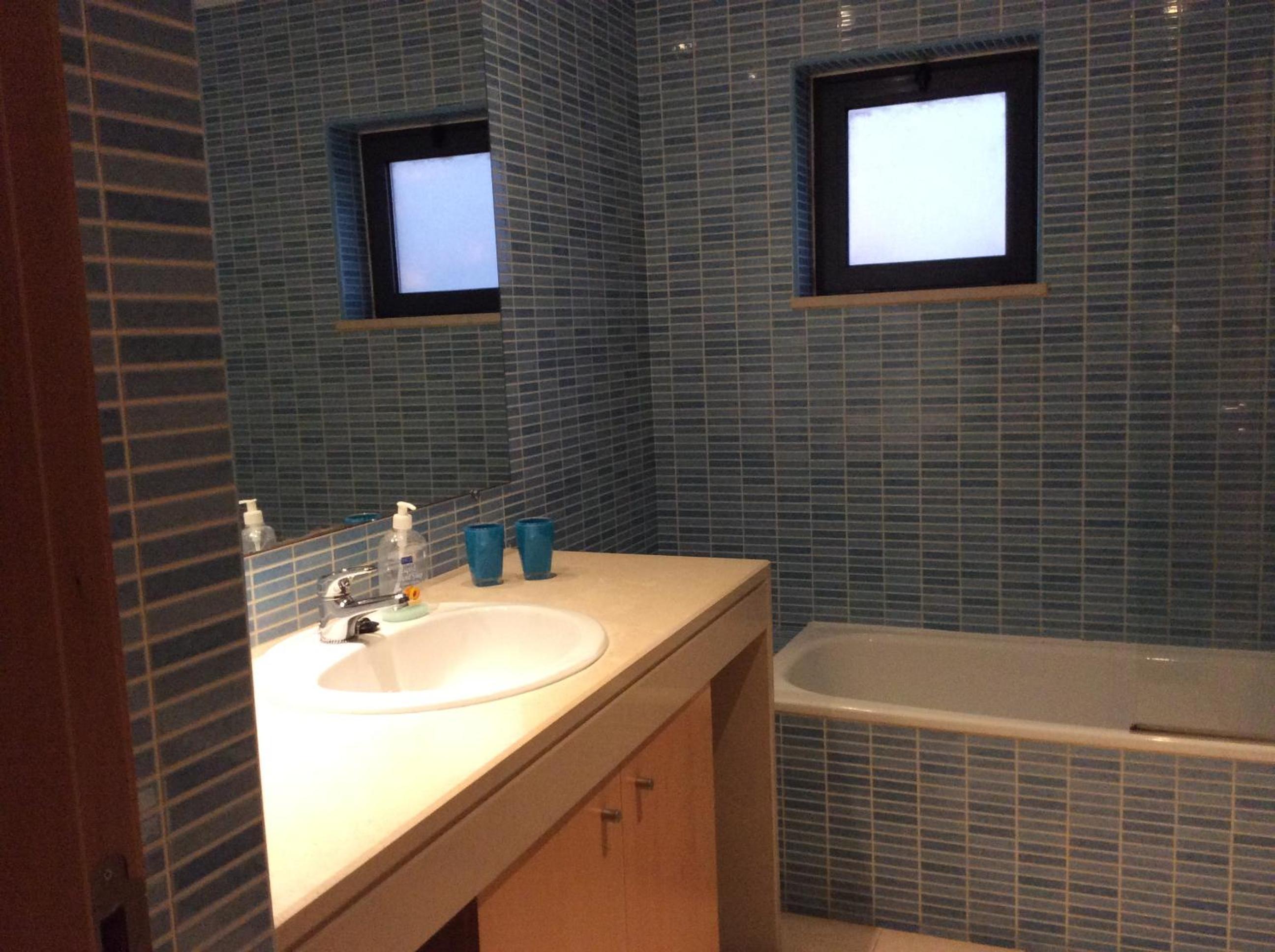 Corcovada en Albufeira — bathroom