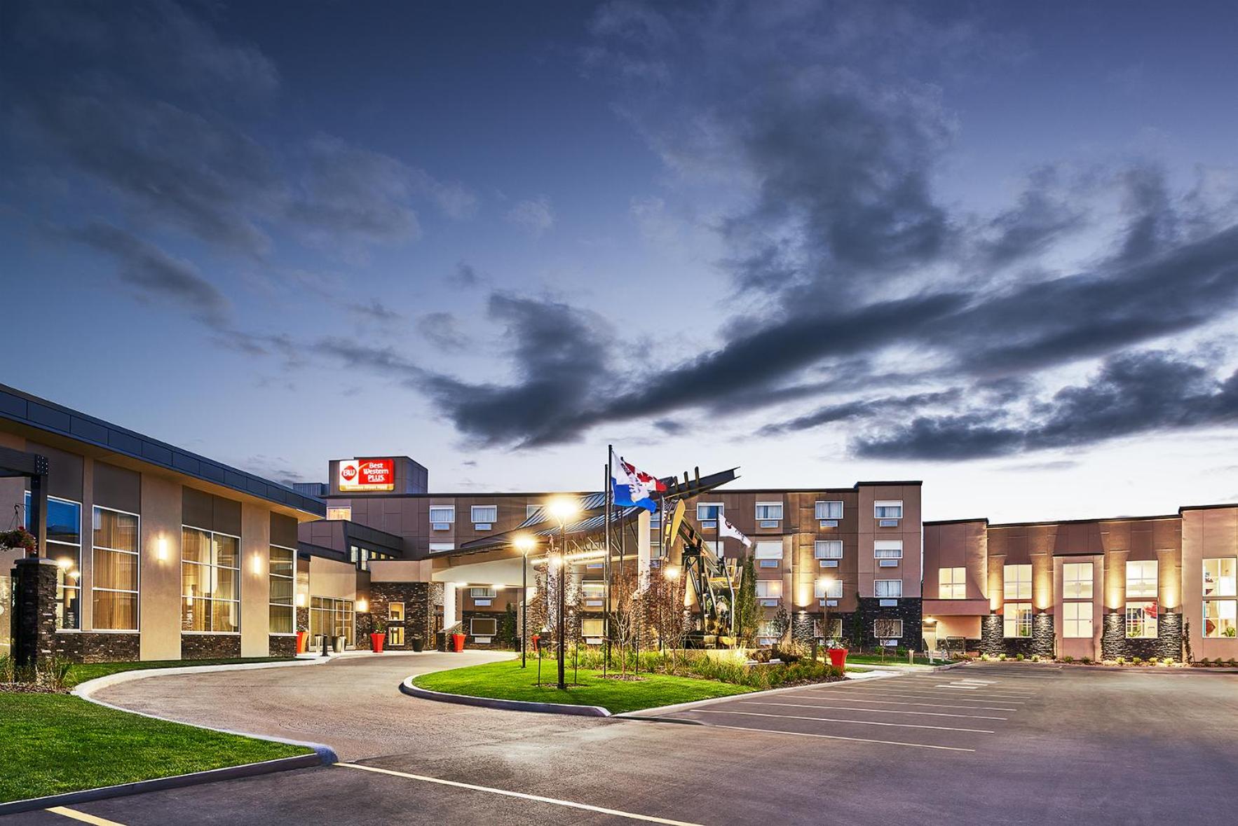 Leduc Vacations - Best Western Plus Edmonton Airport Hotel - Property Image 5
