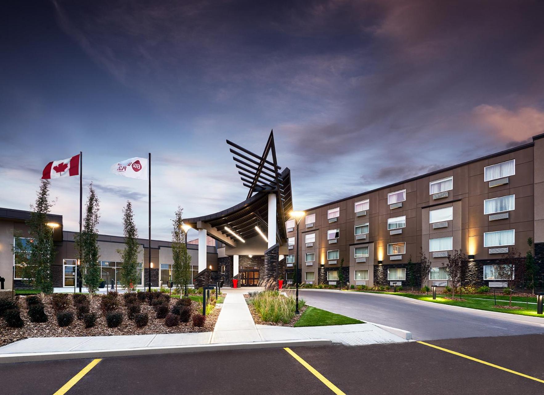 Leduc Vacations - Best Western Plus Edmonton Airport Hotel - Property Image 9