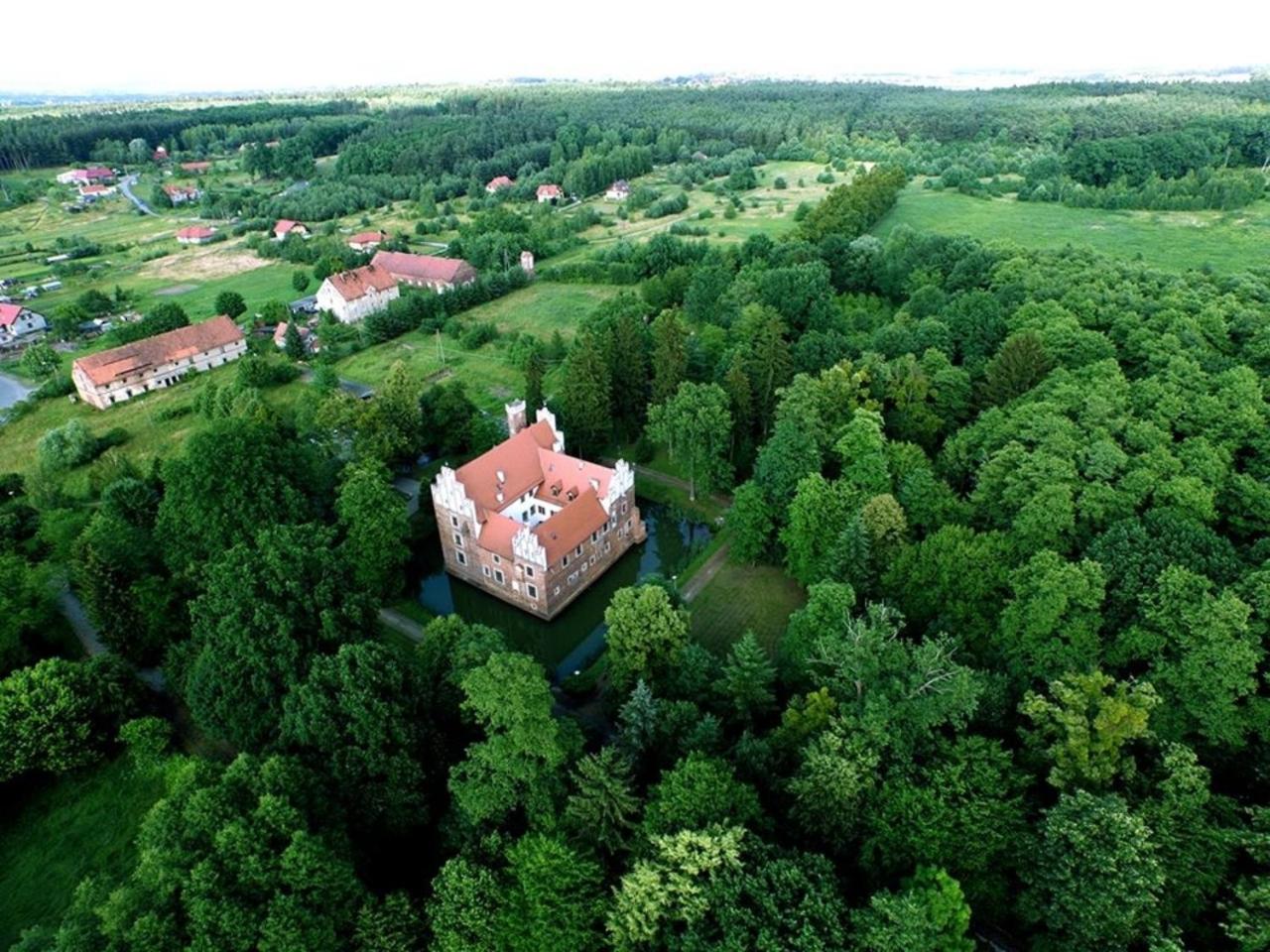 Zamek na wodzie w Wojnowicach view 4