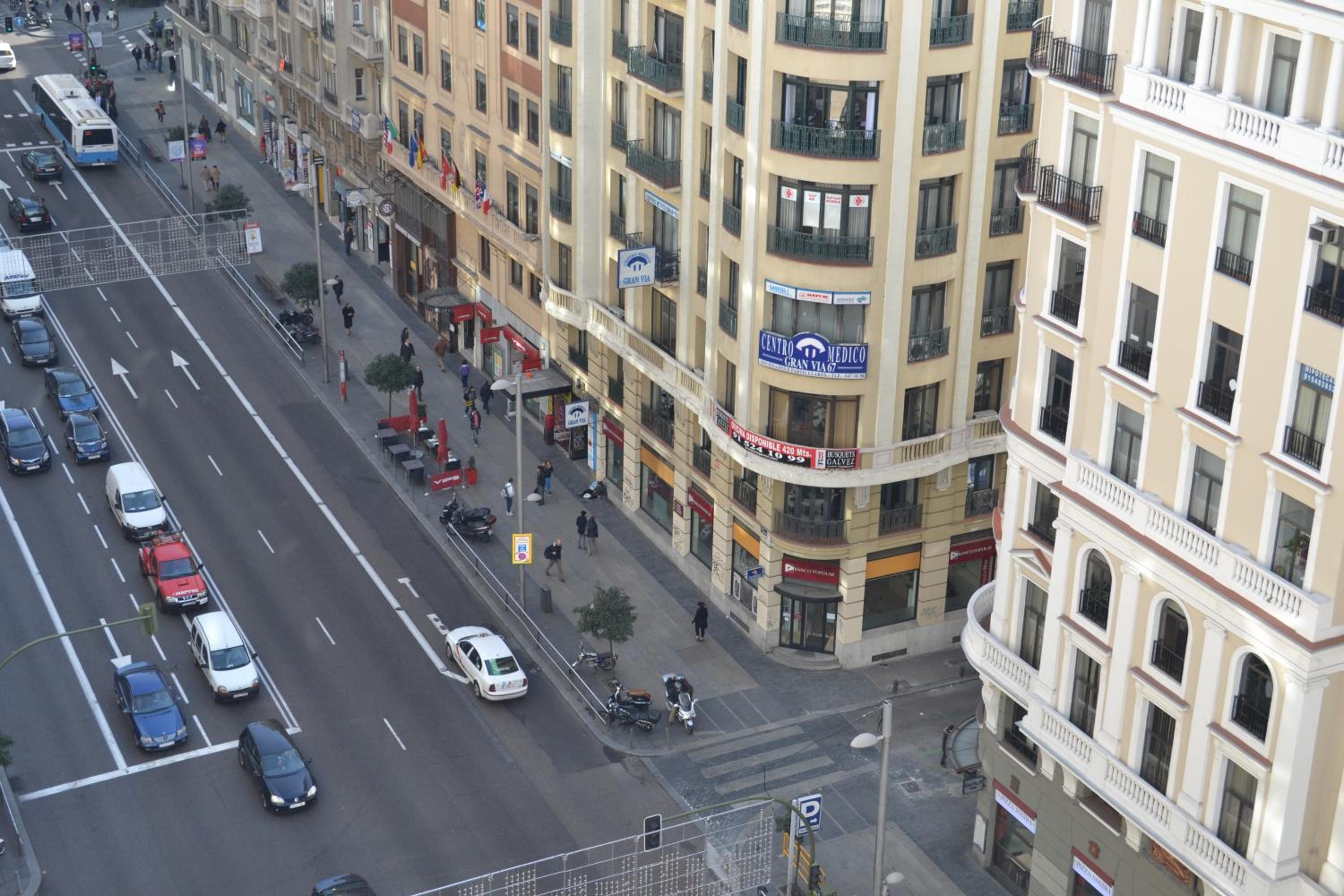 Room Gran Vía Apartments view 3