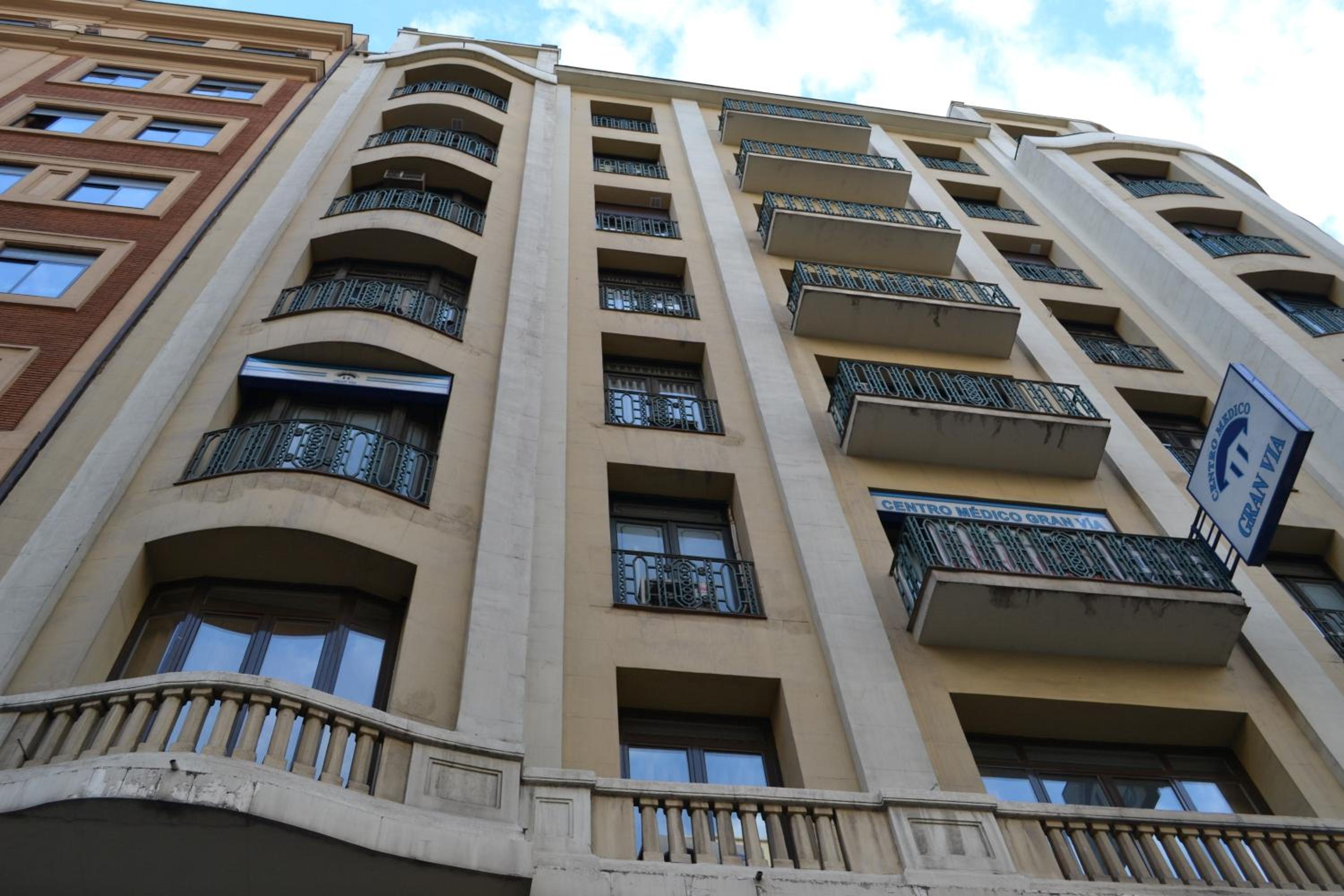 Room Gran Vía Apartments view 4