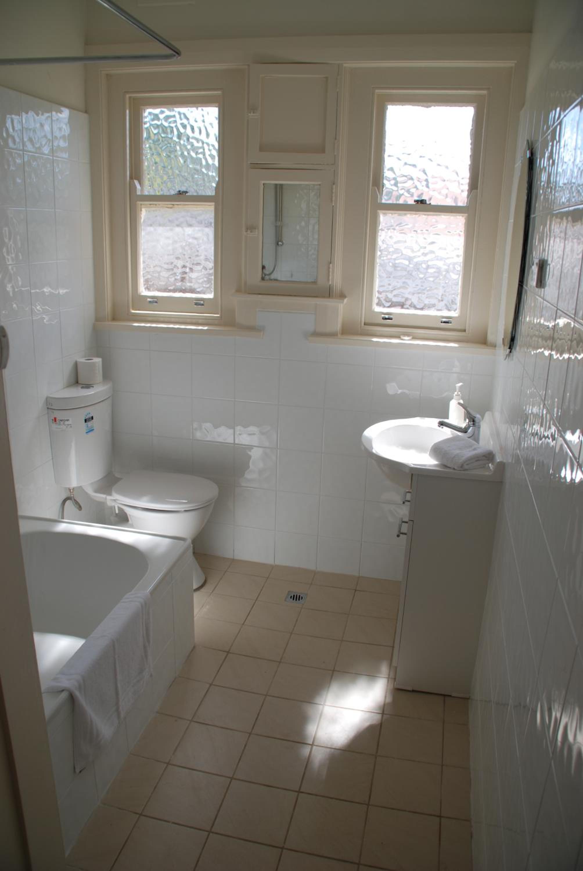 Accommodation Sydney Rockdale - 2 Bdr Pet Friendly Budget Apartment
