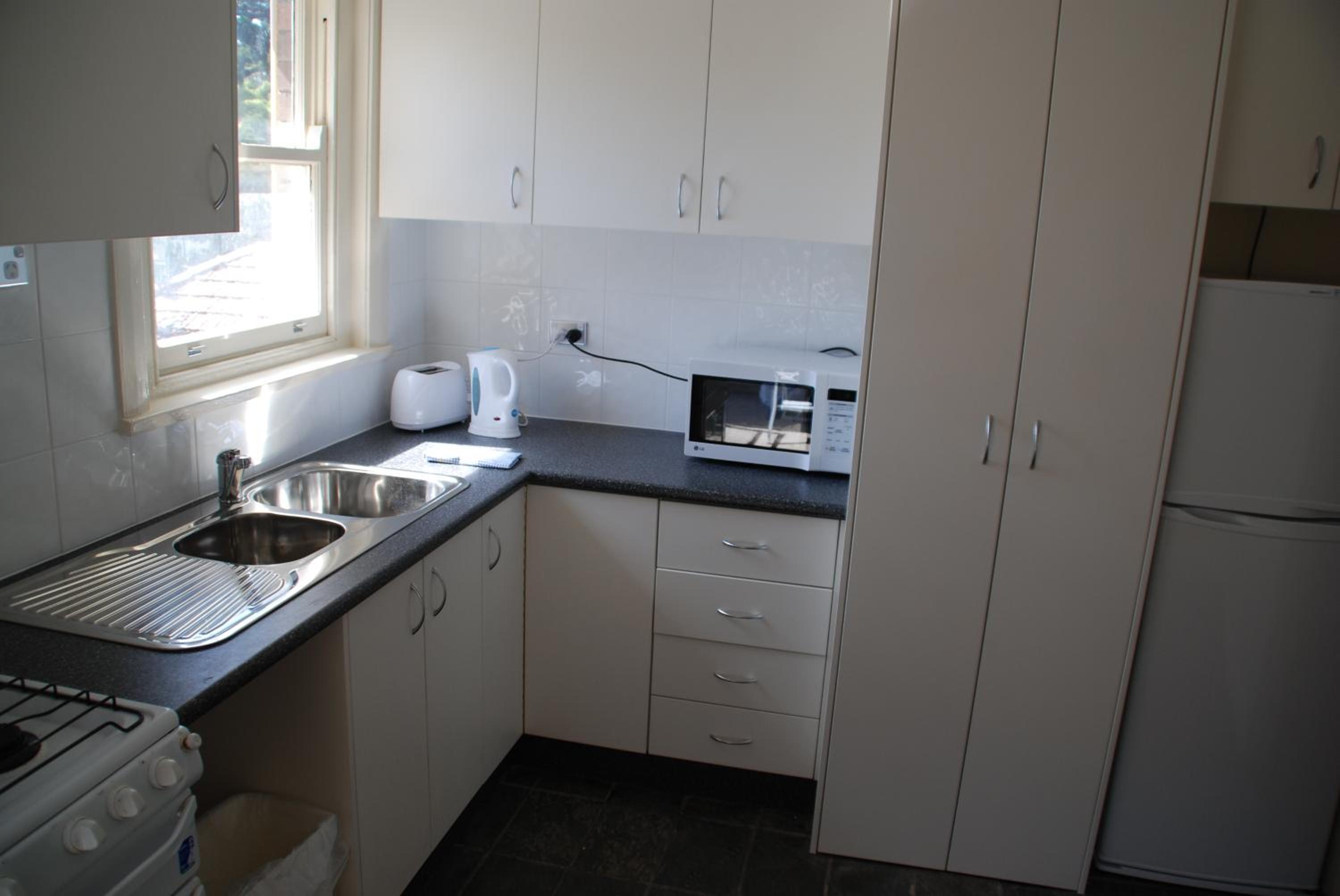 Accommodation Sydney Rockdale - 2 Bdr Pet Friendly Budget Apartment