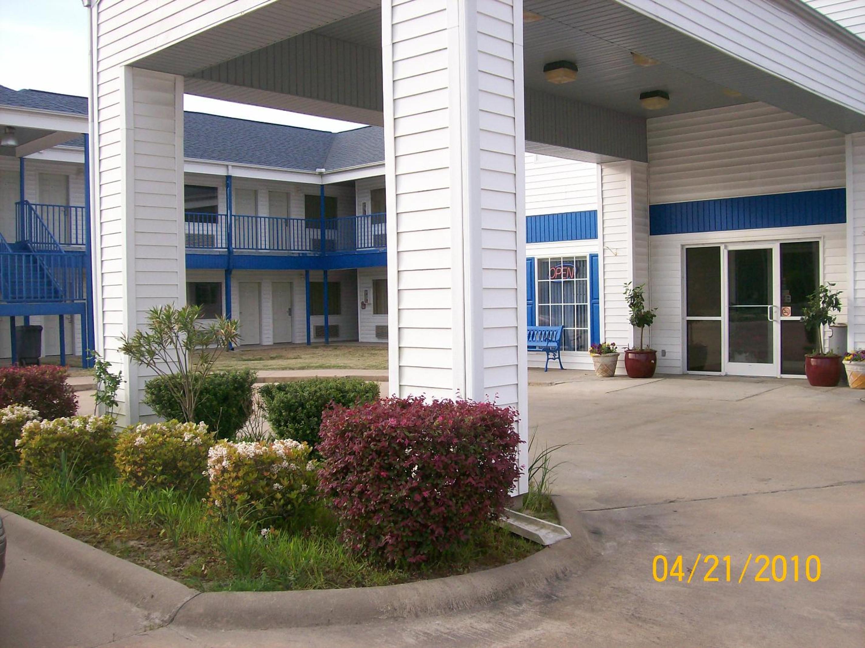 American Inn and Suites White Hall view 5