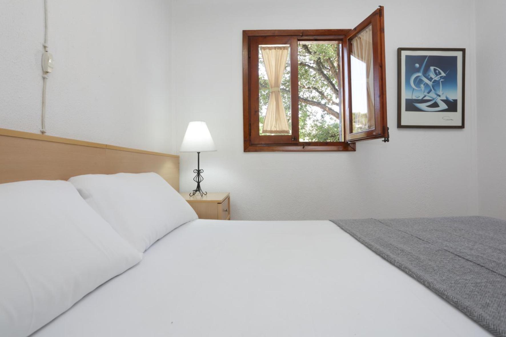 Camping Sènia Cala Canyelles
